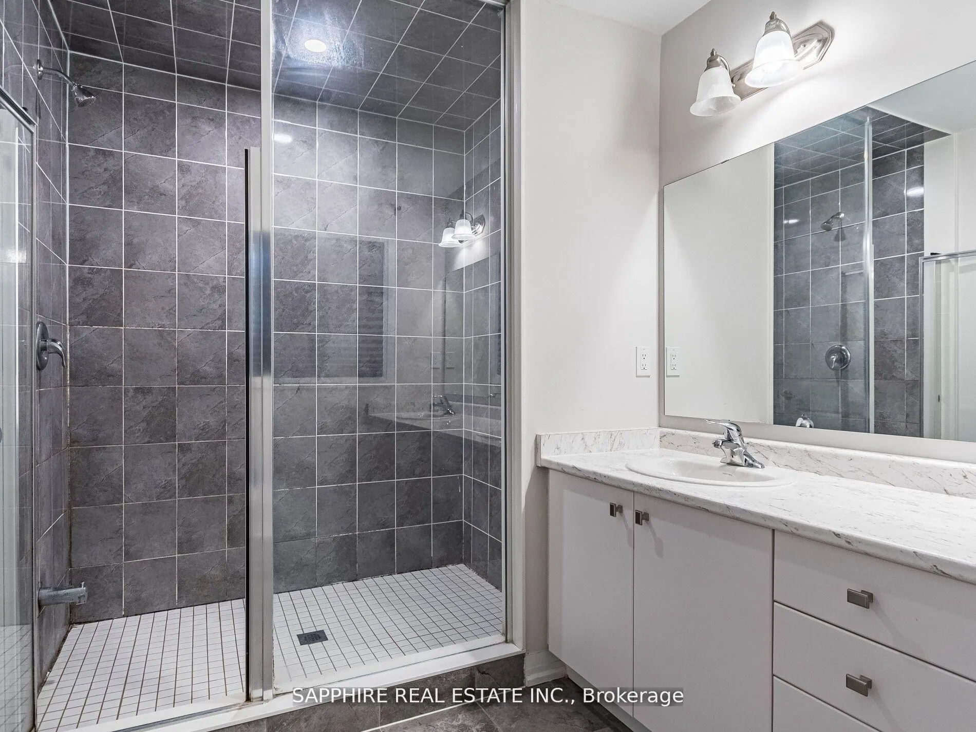 Photo 15 of 215 Provident Way, Hamilton, Mount Hope — HOMEH
