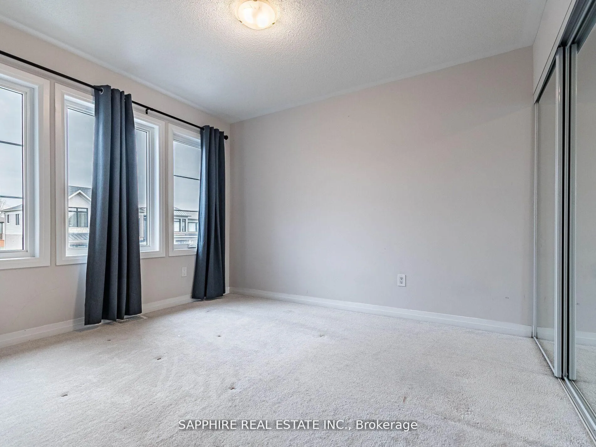 Photo 18 of 215 Provident Way, Hamilton, Mount Hope — HOMEH