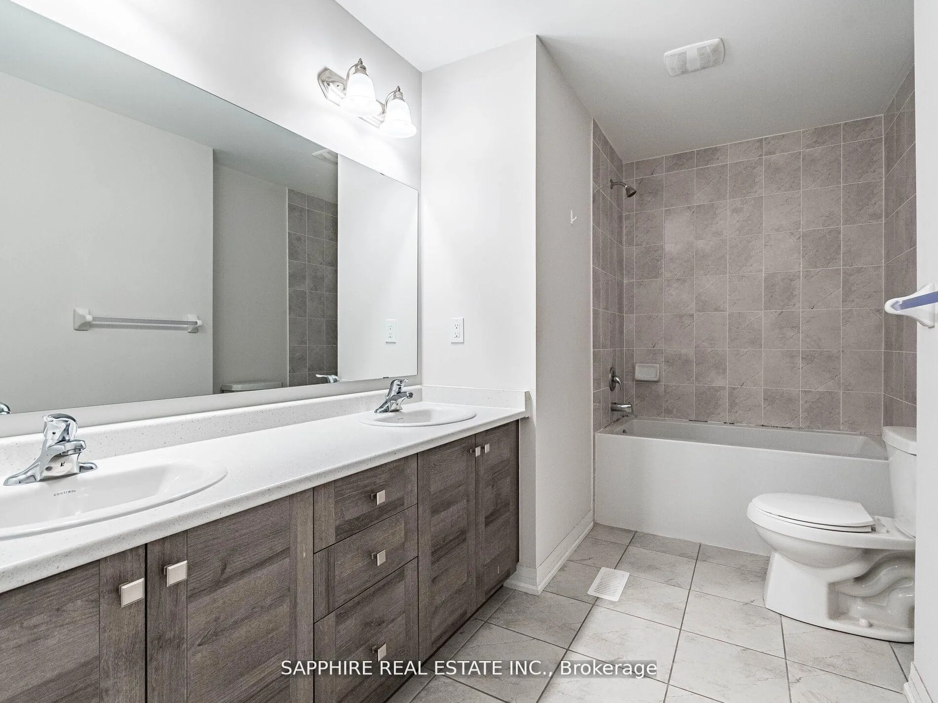 Photo 19 of 215 Provident Way, Hamilton, Mount Hope — HOMEH