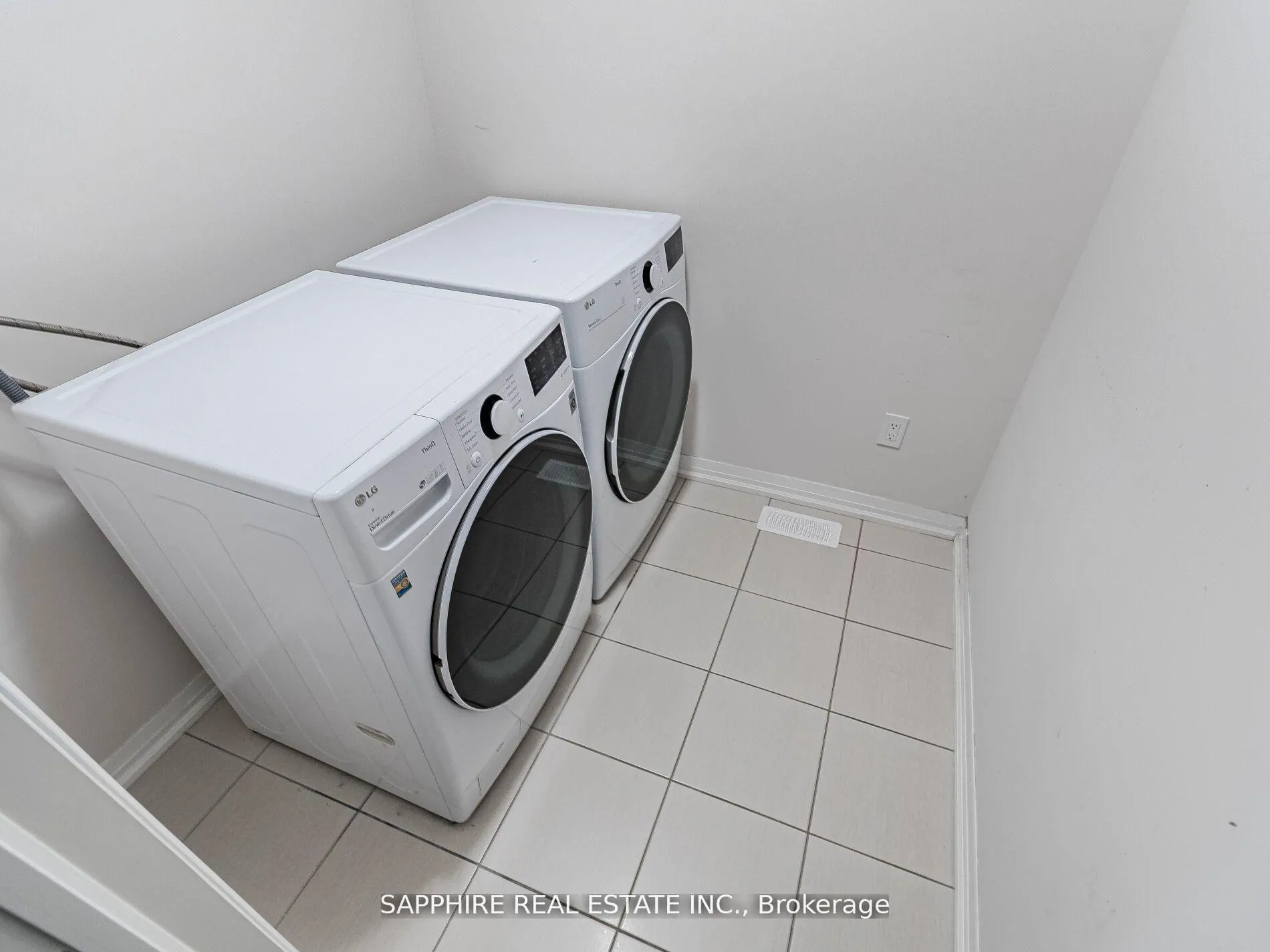 Photo 21 of 215 Provident Way, Hamilton, Mount Hope — HOMEH