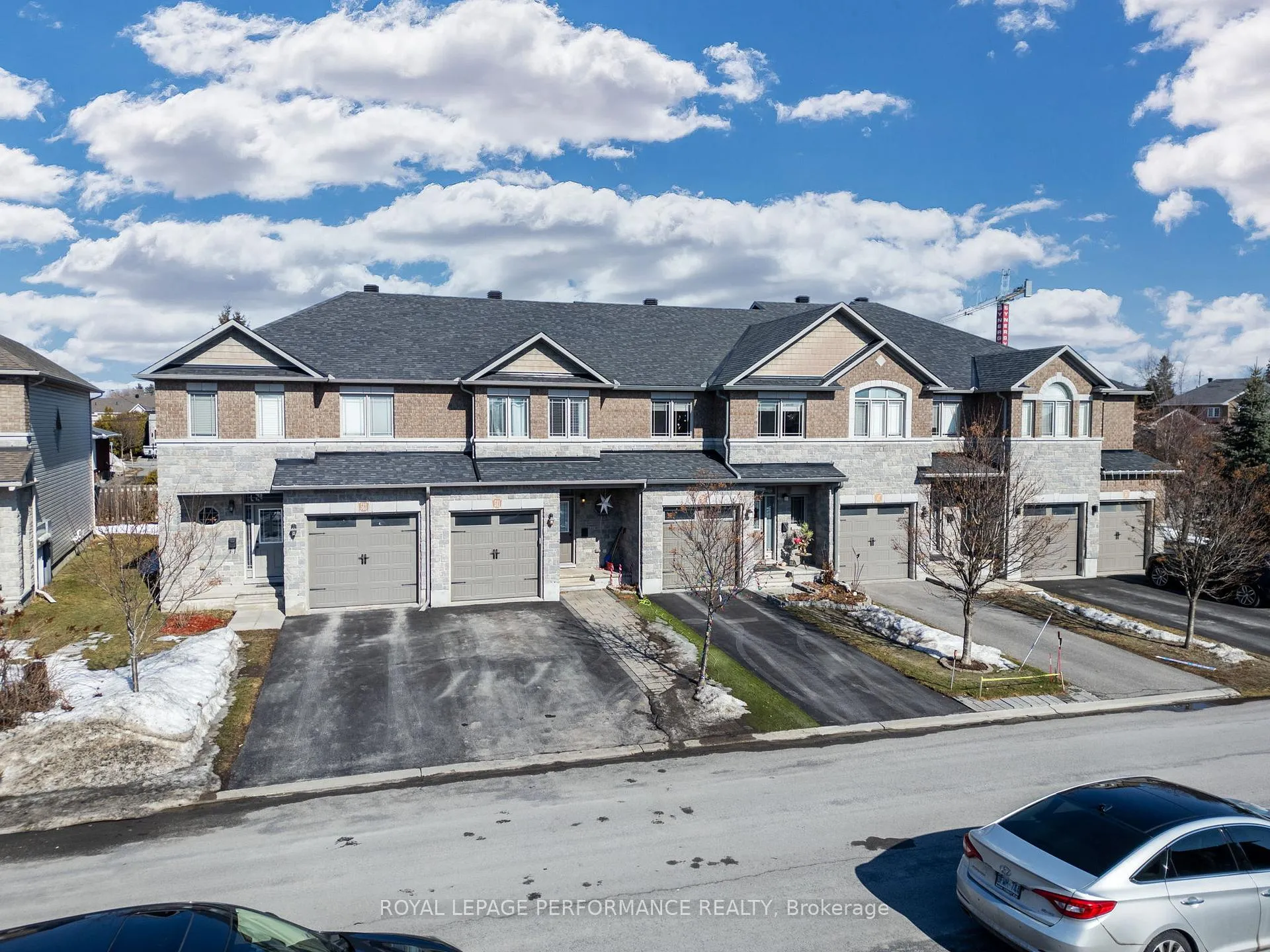 Front of 511 Voie Du Pin Rouge Way