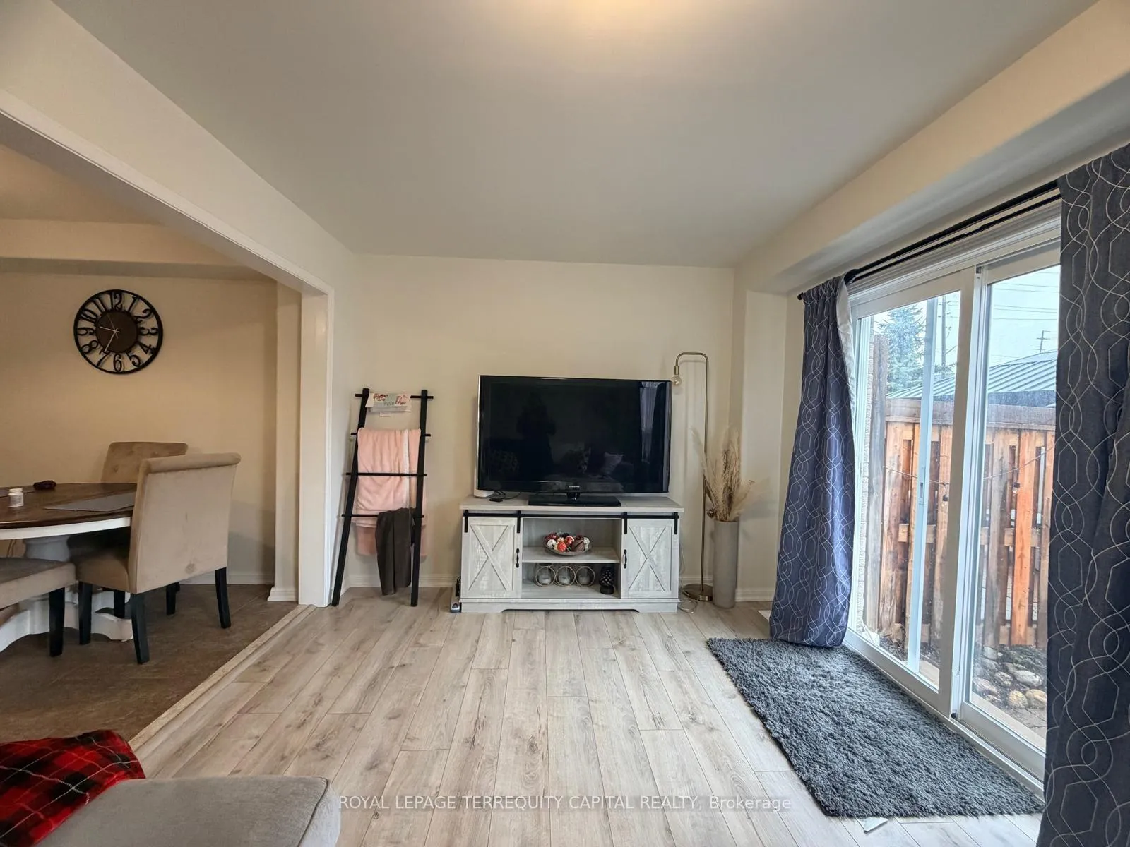 Photo 4 of 110 Majesty Boulevard, Barrie, Innis-Shore — HOMEH