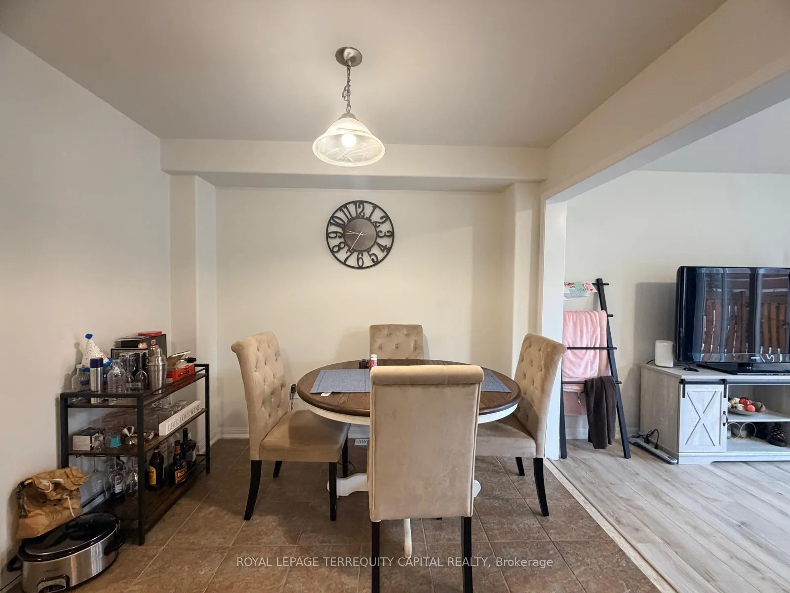 Photo 10 of 110 Majesty Boulevard, Barrie, Innis-Shore — HOMEH