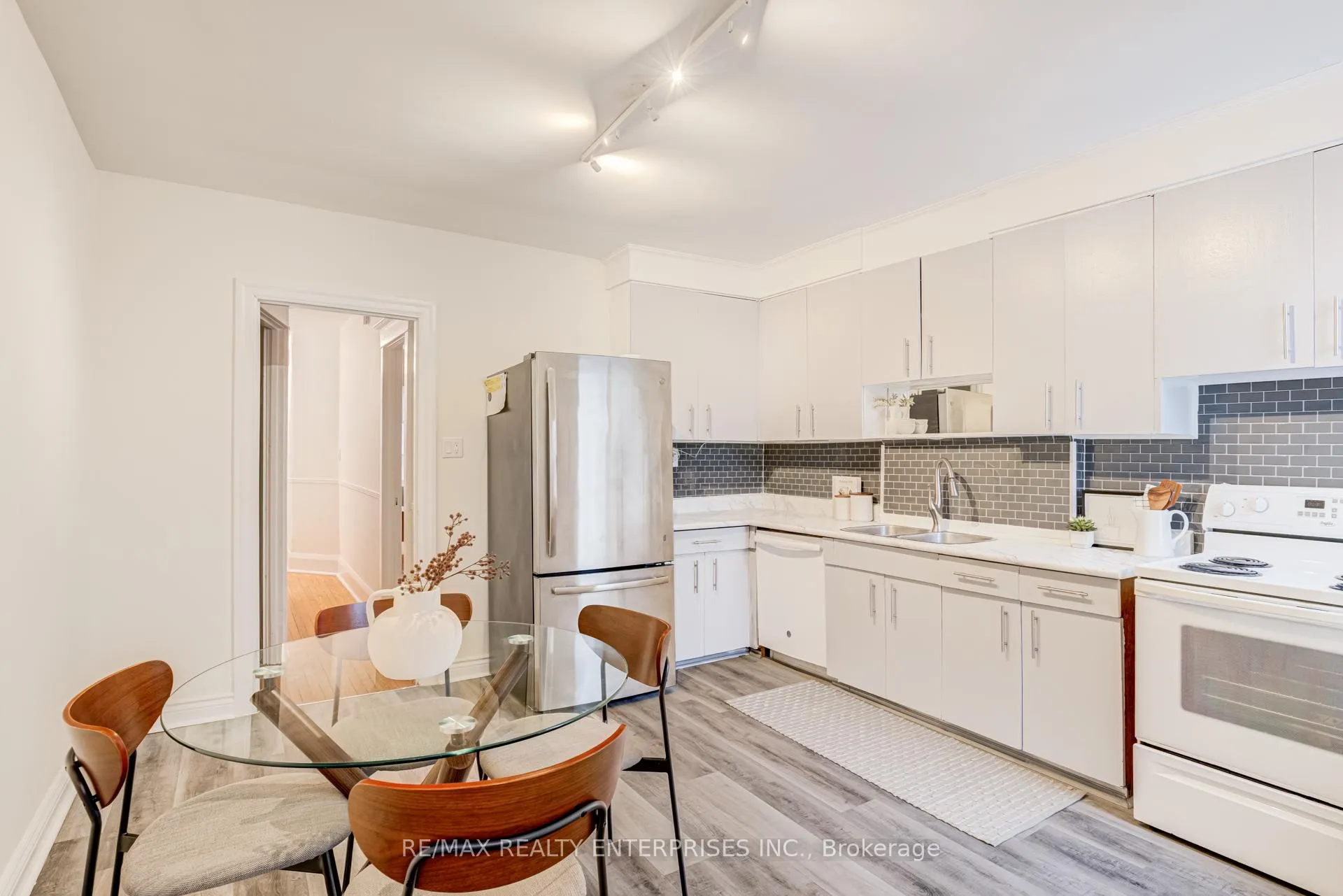Photo 10 of 57 Peterborough Avenue, Toronto, Corso Italia-Davenport — HOMEH