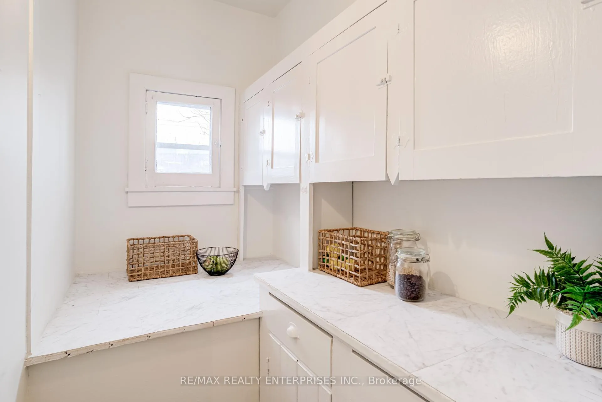 Photo 12 of 57 Peterborough Avenue, Toronto, Corso Italia-Davenport — HOMEH