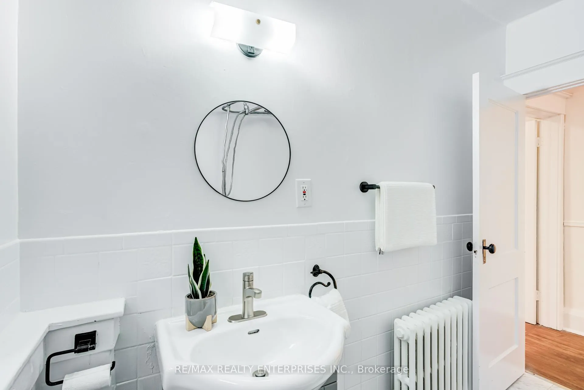 Photo 24 of 57 Peterborough Avenue, Toronto, Corso Italia-Davenport — HOMEH