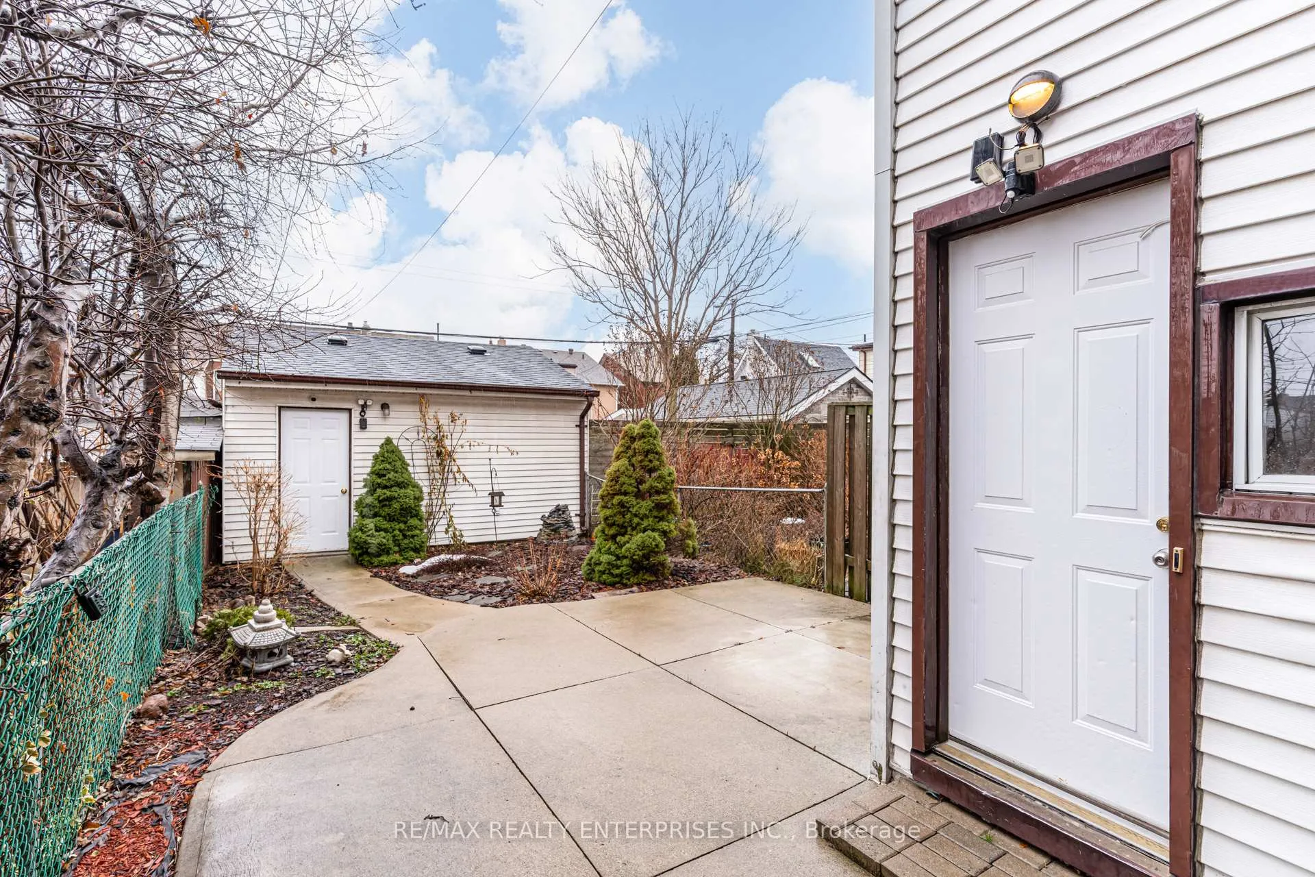 Photo 28 of 57 Peterborough Avenue, Toronto, Corso Italia-Davenport — HOMEH