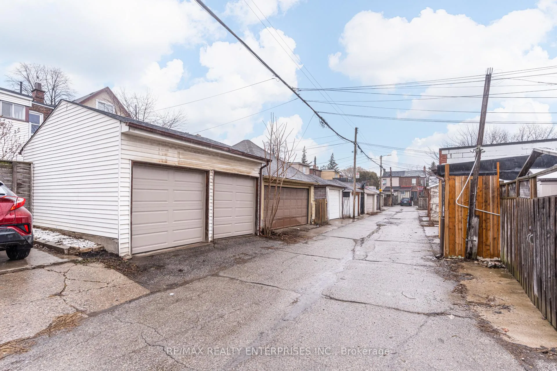 Photo 32 of 57 Peterborough Avenue, Toronto, Corso Italia-Davenport — HOMEH