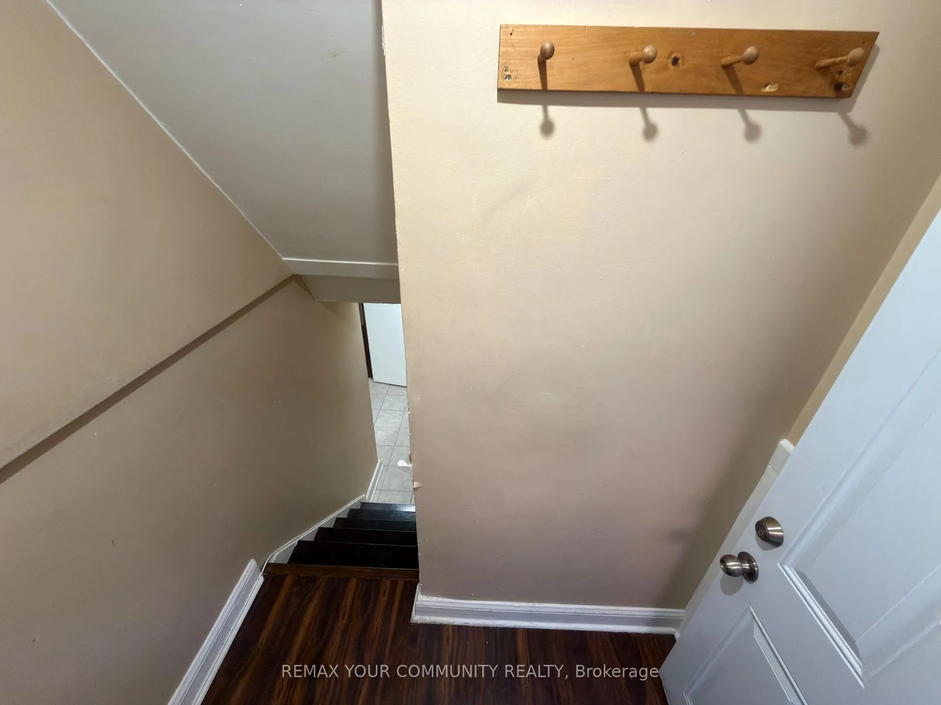 Photo 2 of Unit Lower, 86 Lesmount Avenue, Toronto, East York — HOMEH