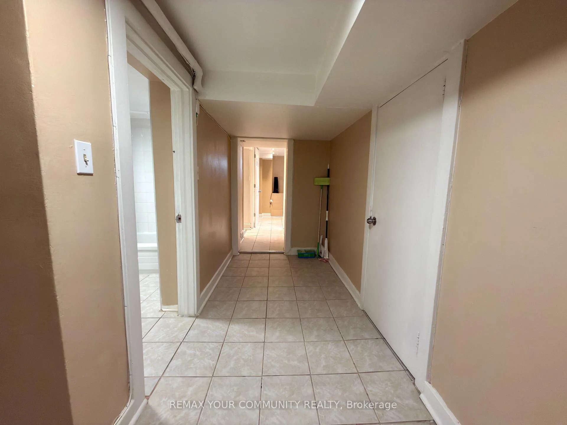Photo 5 of Unit Lower, 86 Lesmount Avenue, Toronto, East York — HOMEH