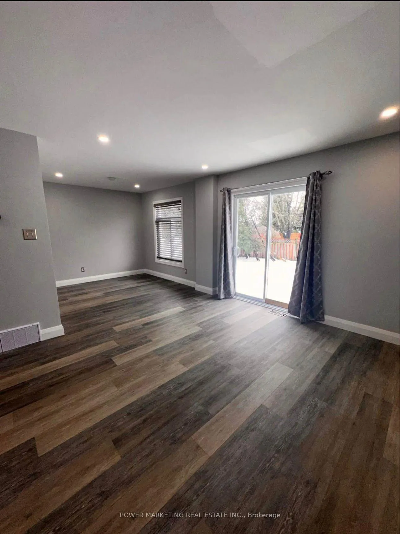 Photo 3 of 517 Apollo Way, Ottawa, Fallingbrook/Pineridge — HOMEH