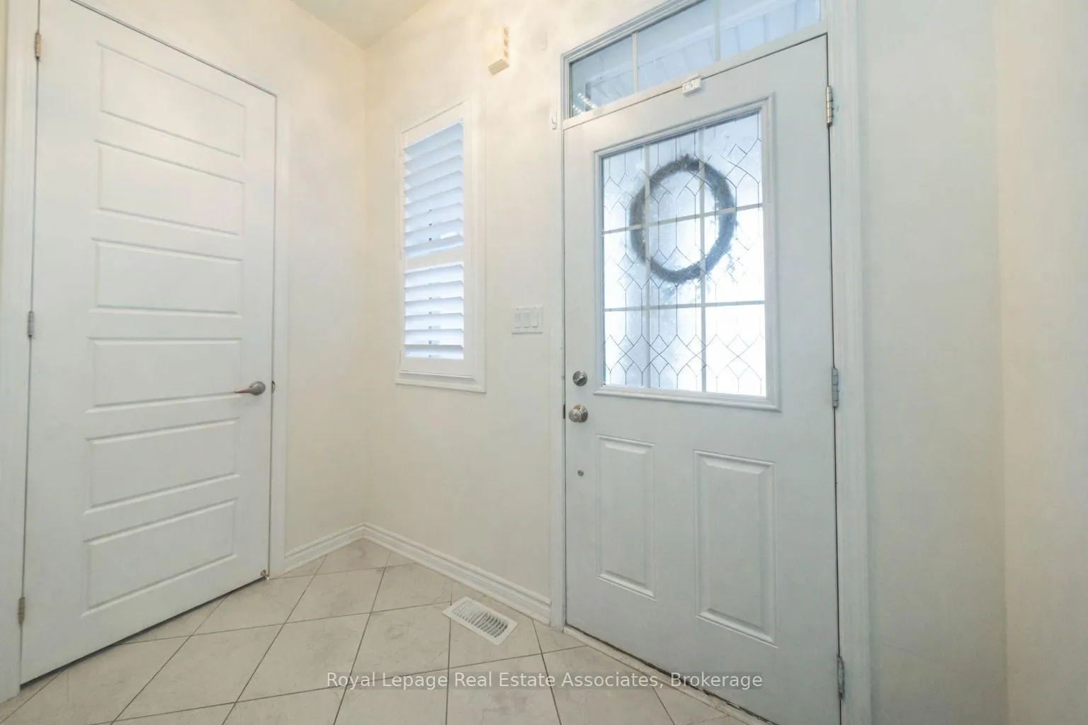 Photo 3 of 307 Whitlock Avenue, Milton, Ford — HOMEH