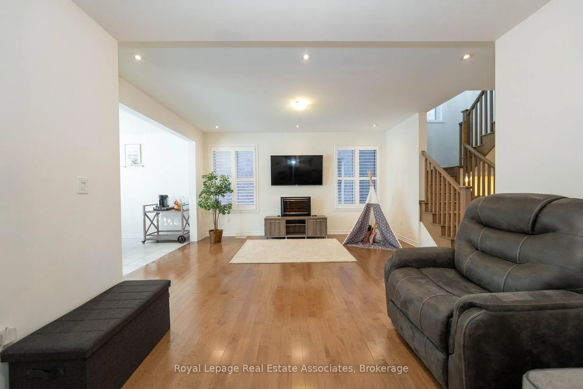 Photo 7 of 307 Whitlock Avenue, Milton, Ford — HOMEH