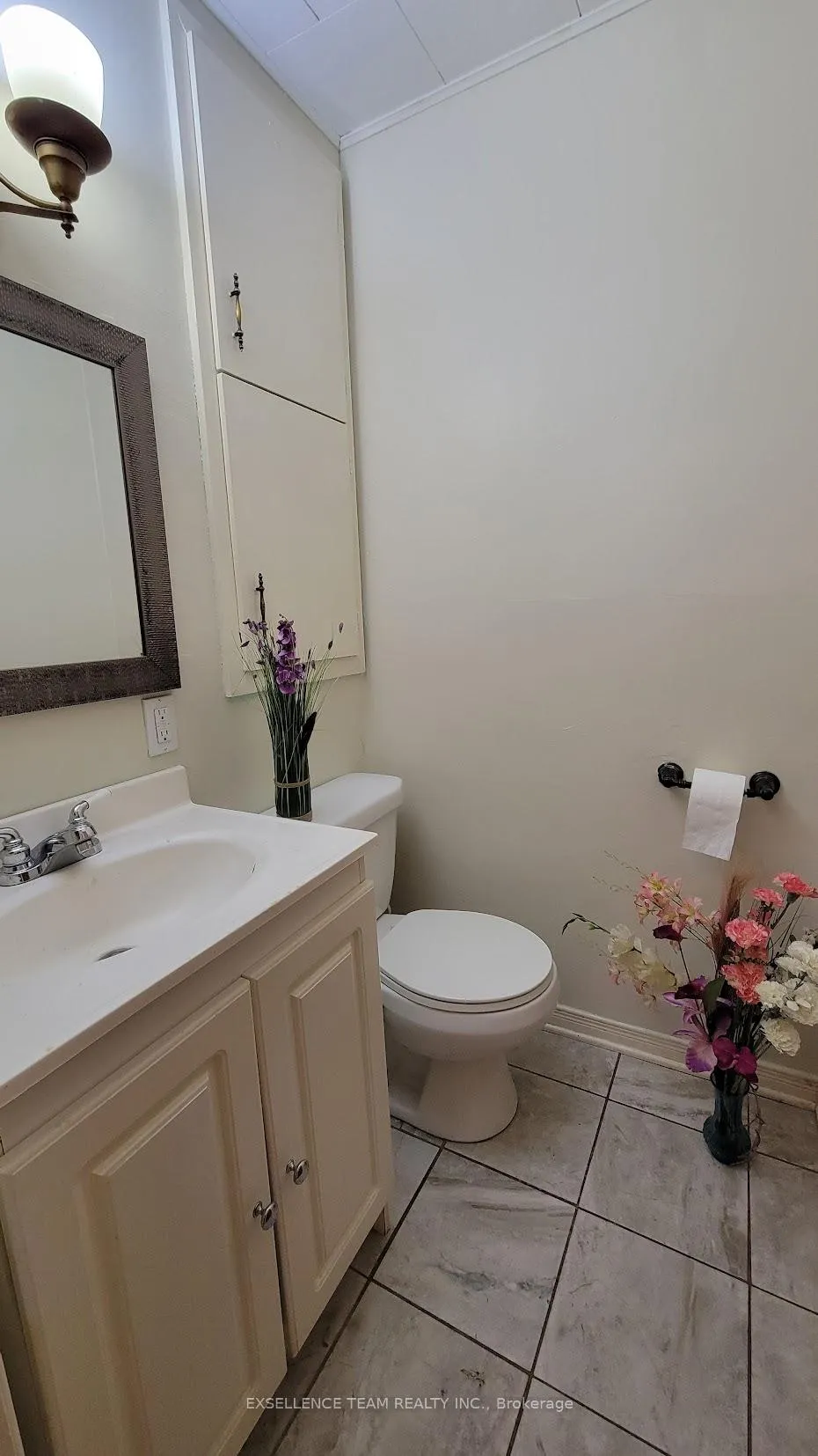 Photo 2 of 521 York Street, Cornwall — HOMEH