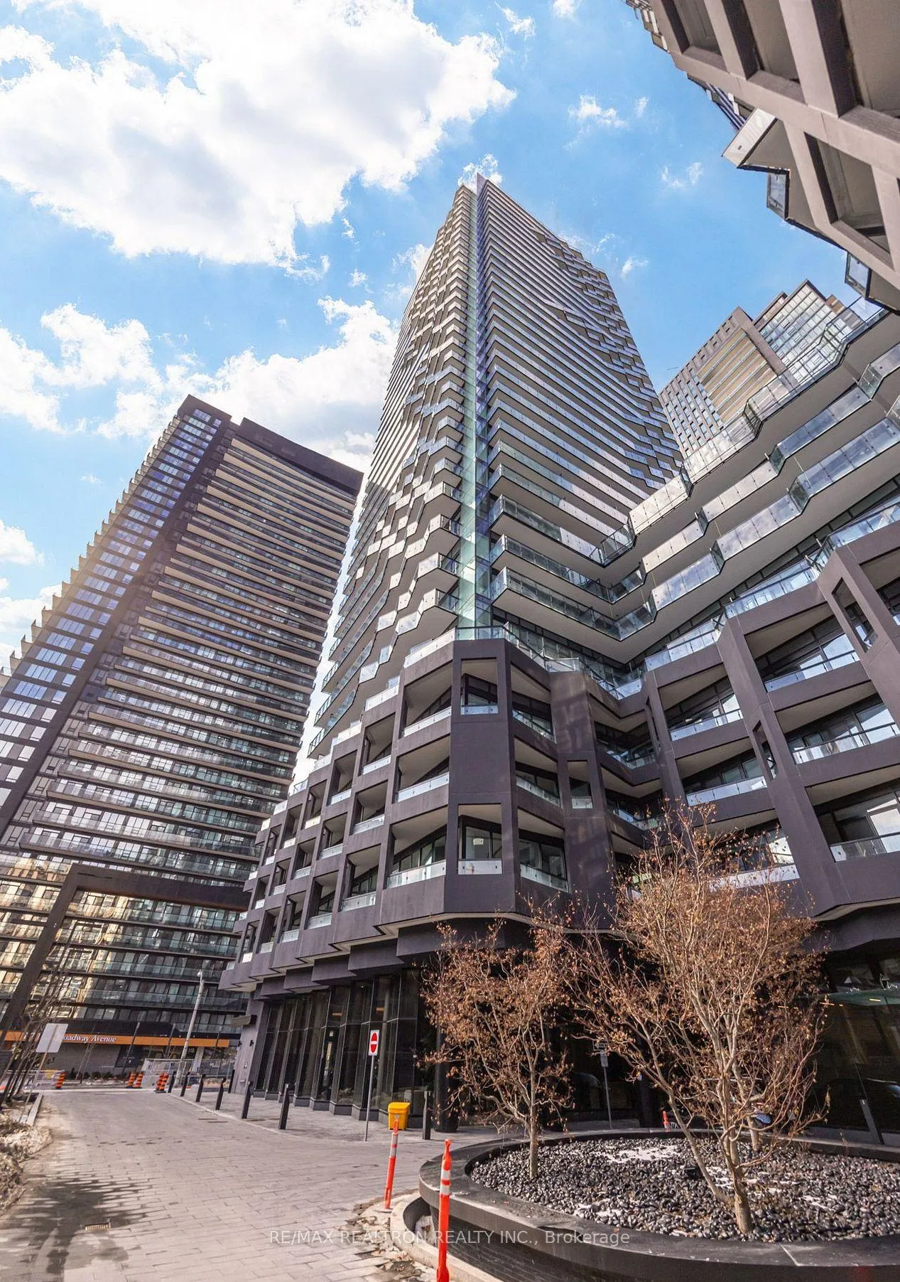 Photo 1 of Unit 2501, 110 Broadway Avenue, Toronto, Mount Pleasant West — HOMEH