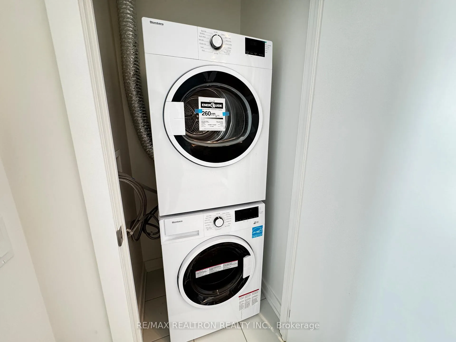 Photo 11 of Unit 2501, 110 Broadway Avenue, Toronto, Mount Pleasant West — HOMEH