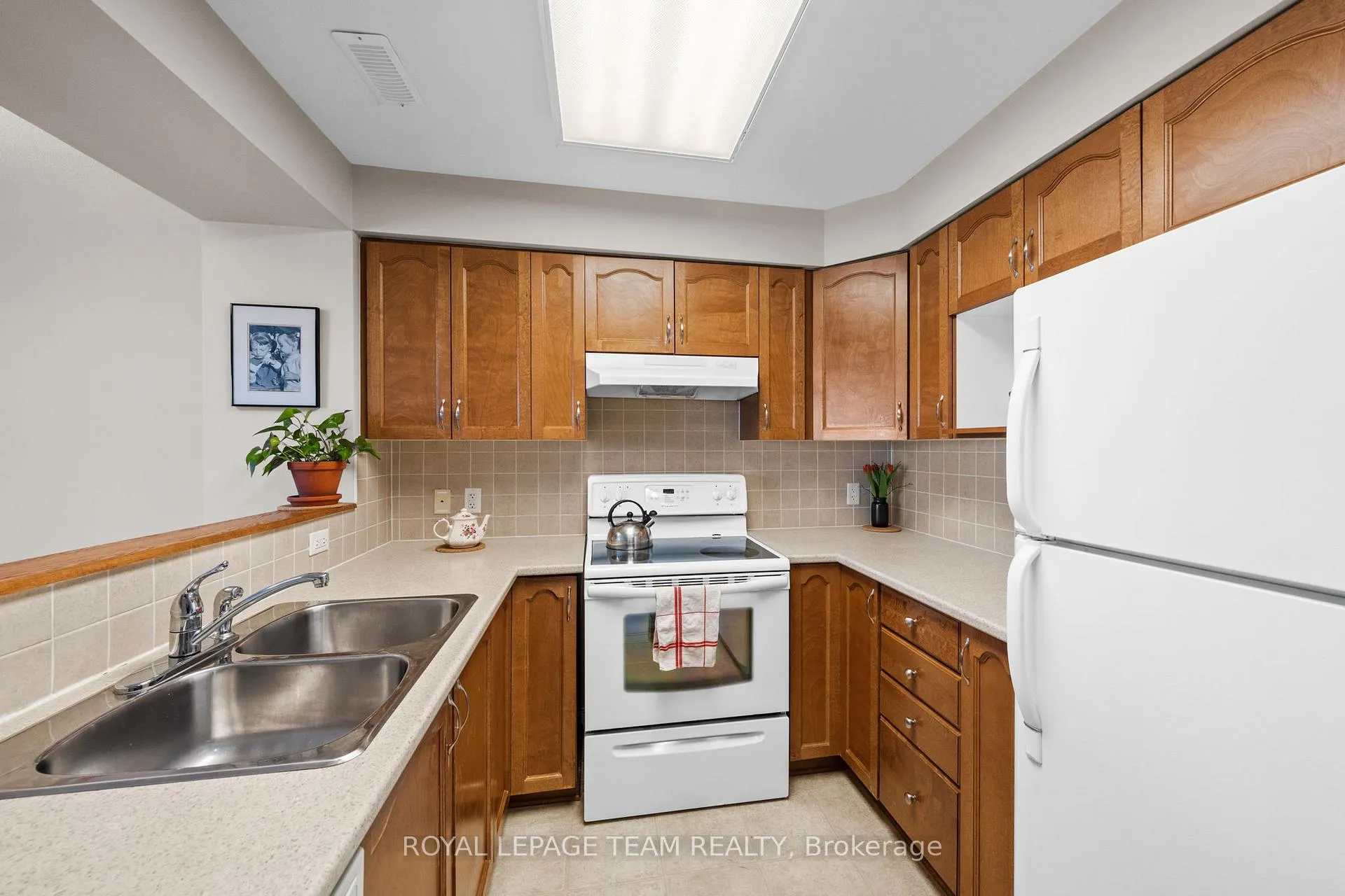 Photo 4 of 157 Keltie Private, Ottawa, Barrhaven - Longfields — HOMEH