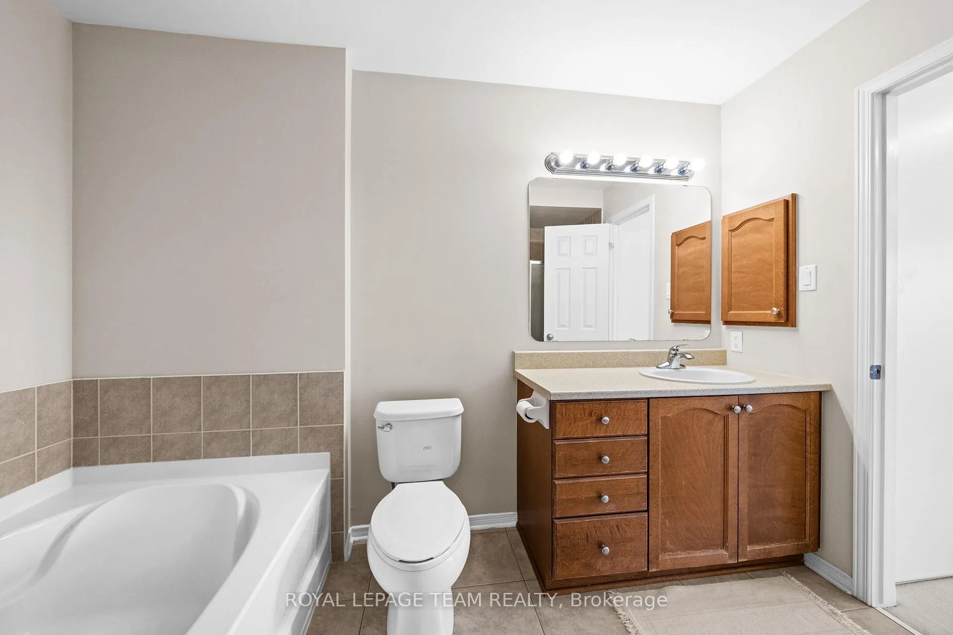 Photo 27 of 157 Keltie Private, Ottawa, Barrhaven - Longfields — HOMEH