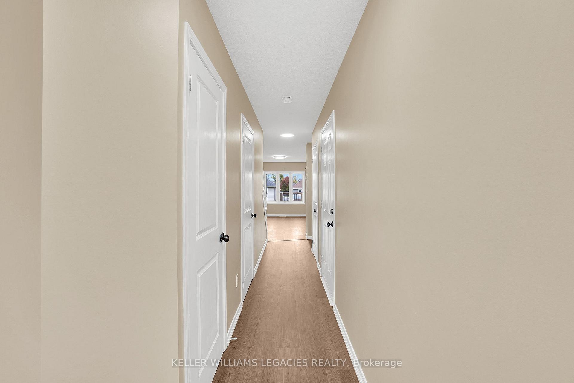 Photo 3 of 933 Zeller Crescent, Kitchener — HOMEH