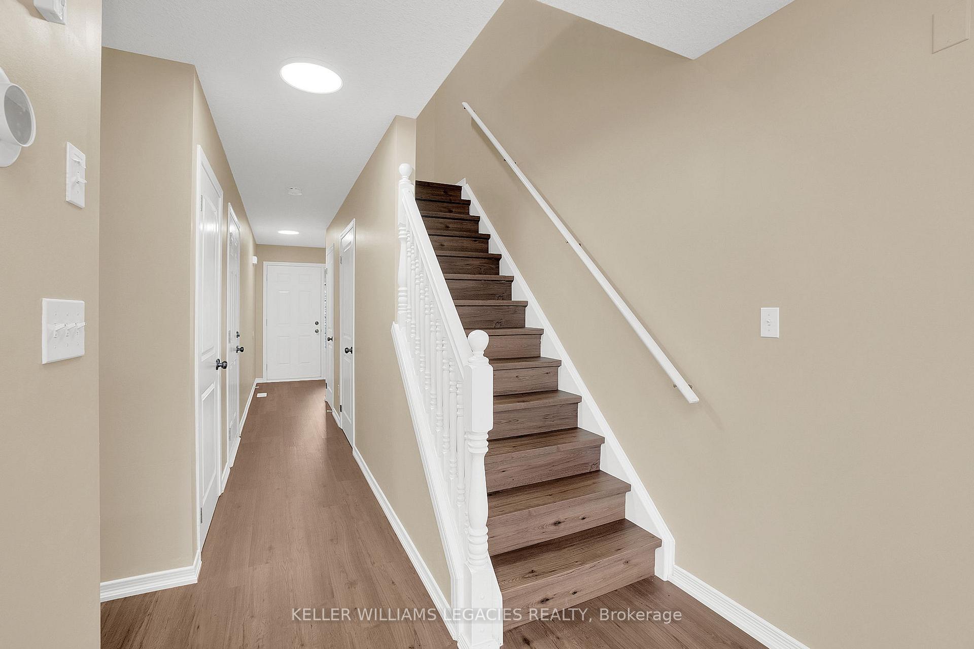 Photo 6 of 933 Zeller Crescent, Kitchener — HOMEH