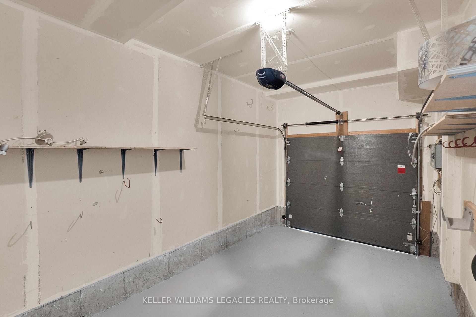 Photo 7 of 933 Zeller Crescent, Kitchener — HOMEH