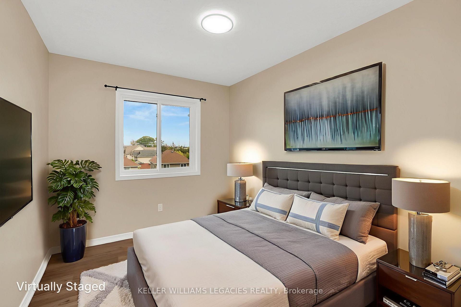 Photo 9 of 933 Zeller Crescent, Kitchener — HOMEH