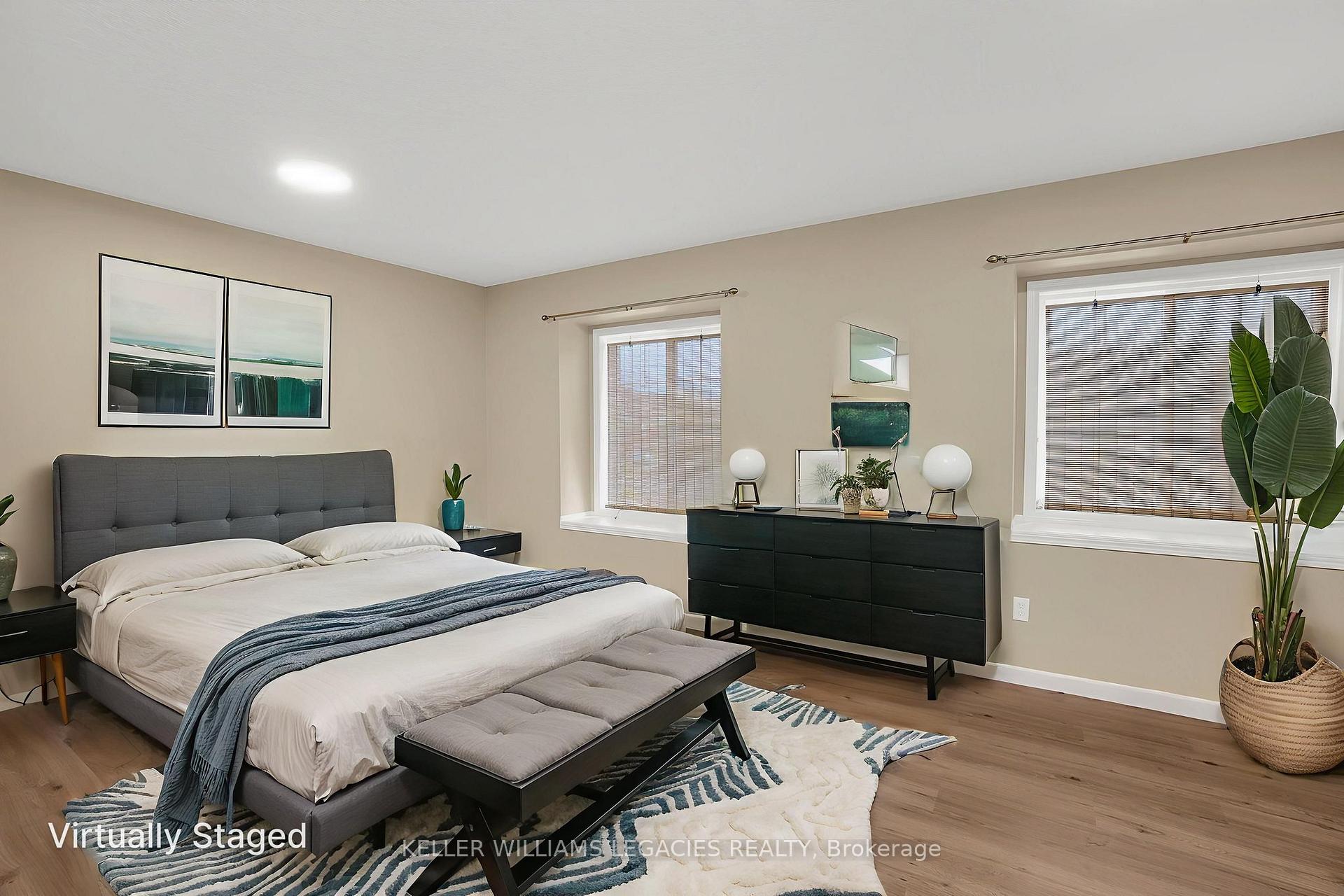 Photo 10 of 933 Zeller Crescent, Kitchener — HOMEH
