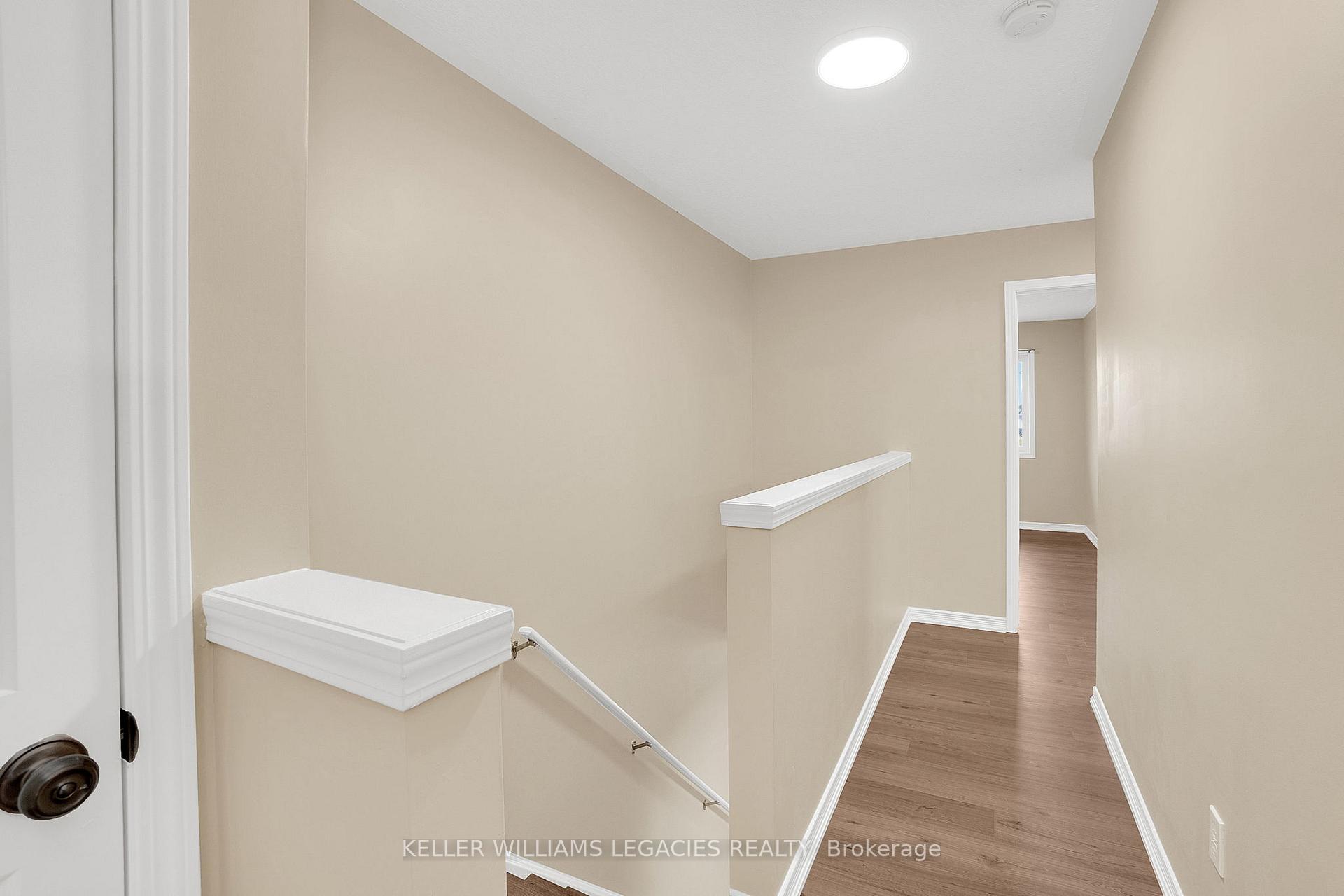 Photo 12 of 933 Zeller Crescent, Kitchener — HOMEH