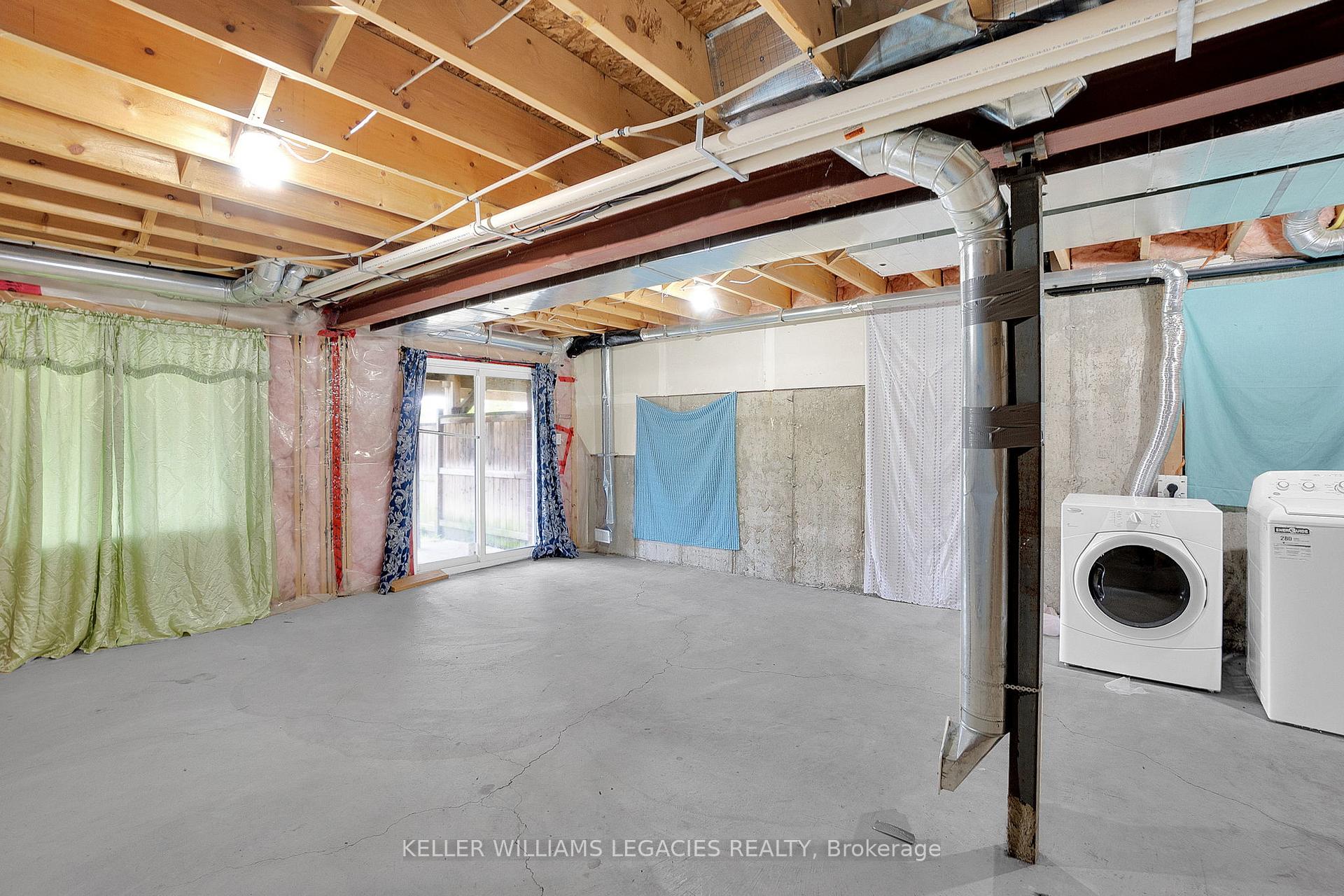 Photo 17 of 933 Zeller Crescent, Kitchener — HOMEH