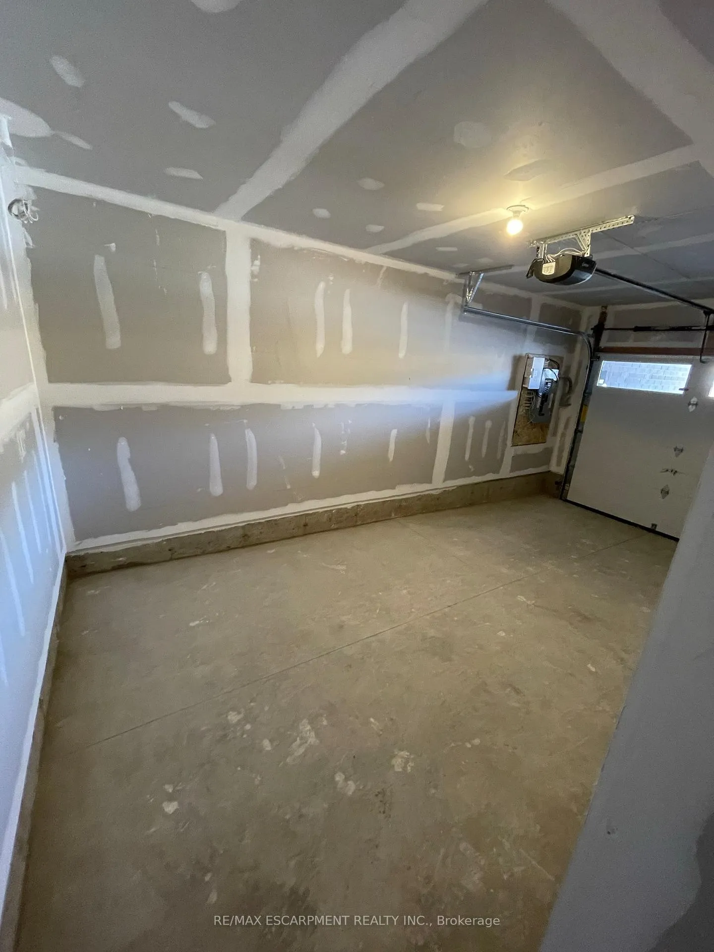 Photo 21 of Unit 106, 61 Soho Street, Hamilton, Stoney Creek Mountain — HOMEH