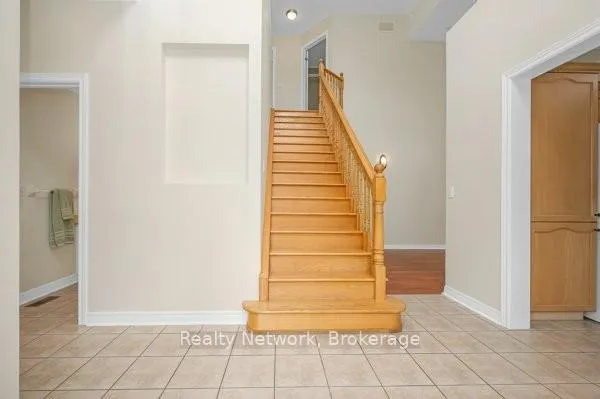 Photo 5 of Unit 45, 40 Wesleyan Court, Hamilton, Ancaster — HOMEH