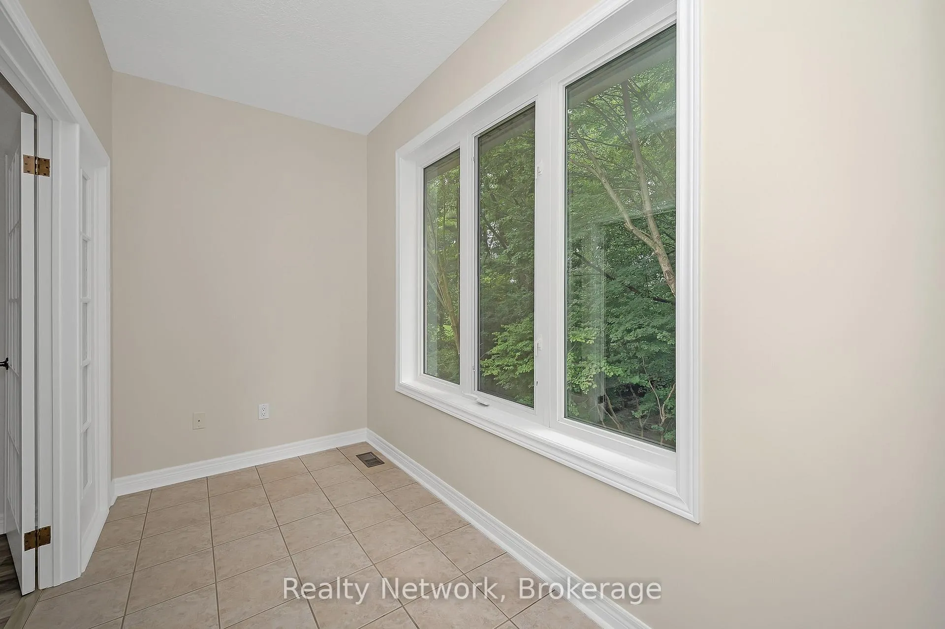 Photo 15 of Unit 45, 40 Wesleyan Court, Hamilton, Ancaster — HOMEH