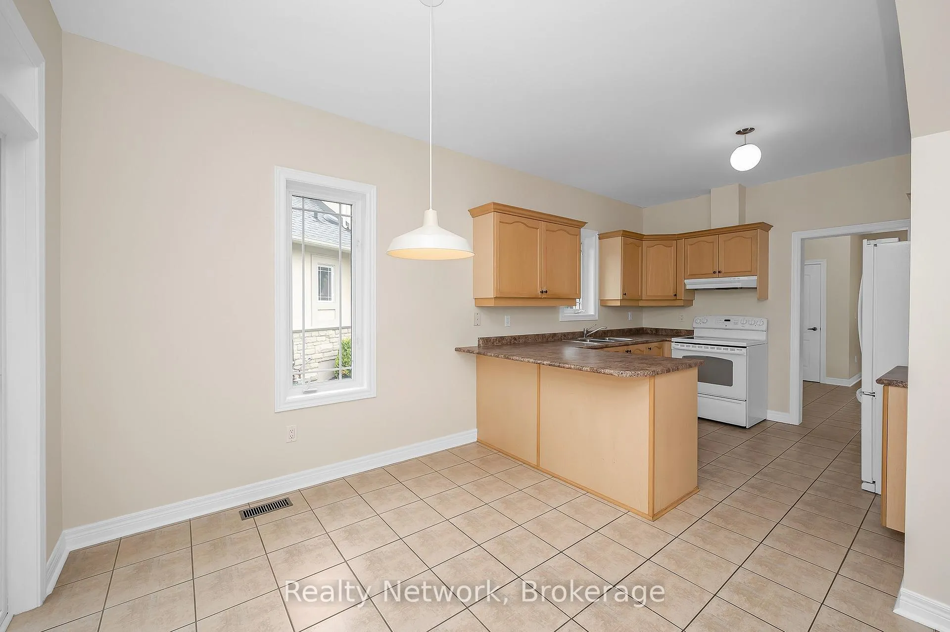 Photo 16 of Unit 45, 40 Wesleyan Court, Hamilton, Ancaster — HOMEH