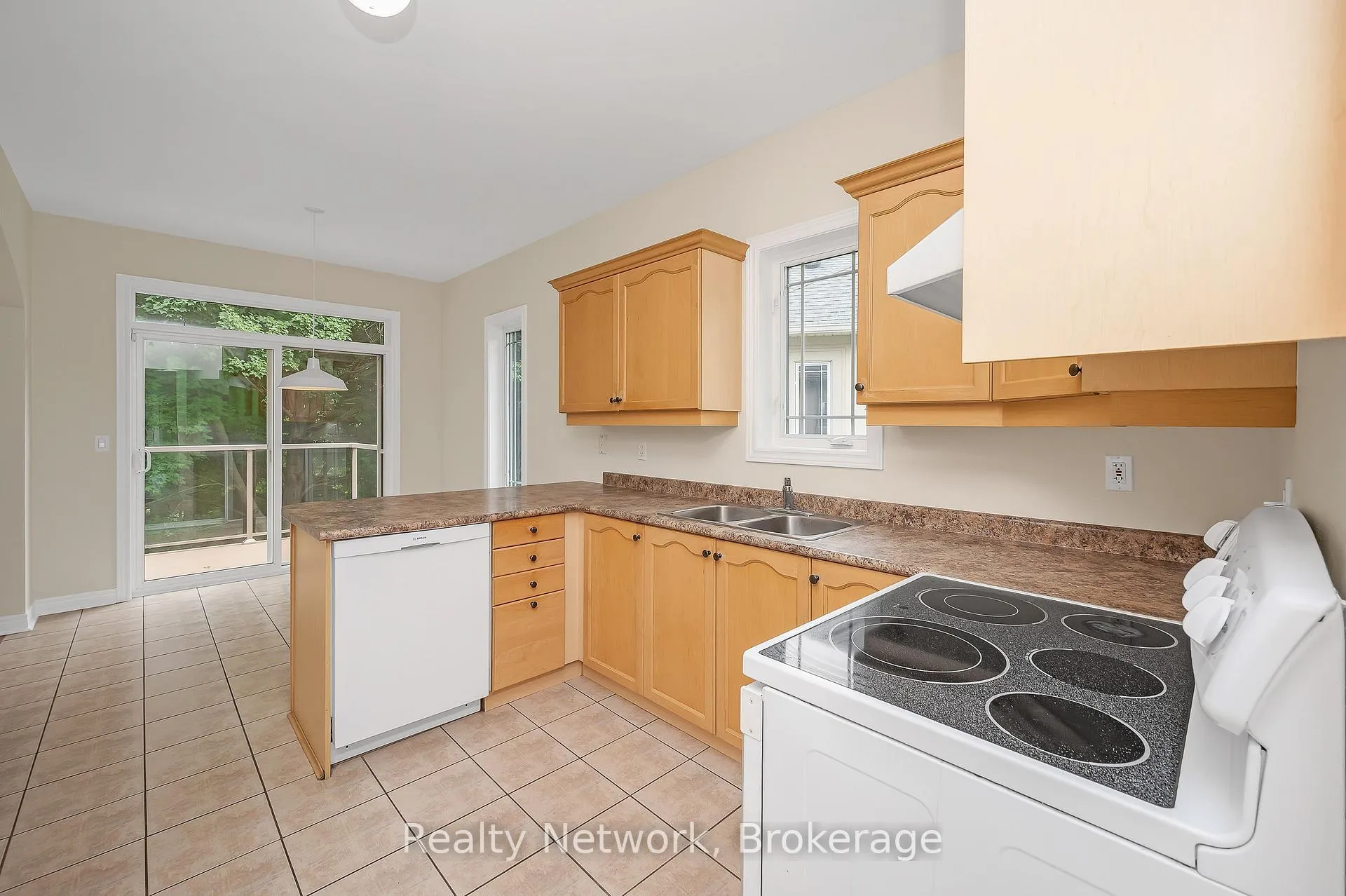 Photo 18 of Unit 45, 40 Wesleyan Court, Hamilton, Ancaster — HOMEH
