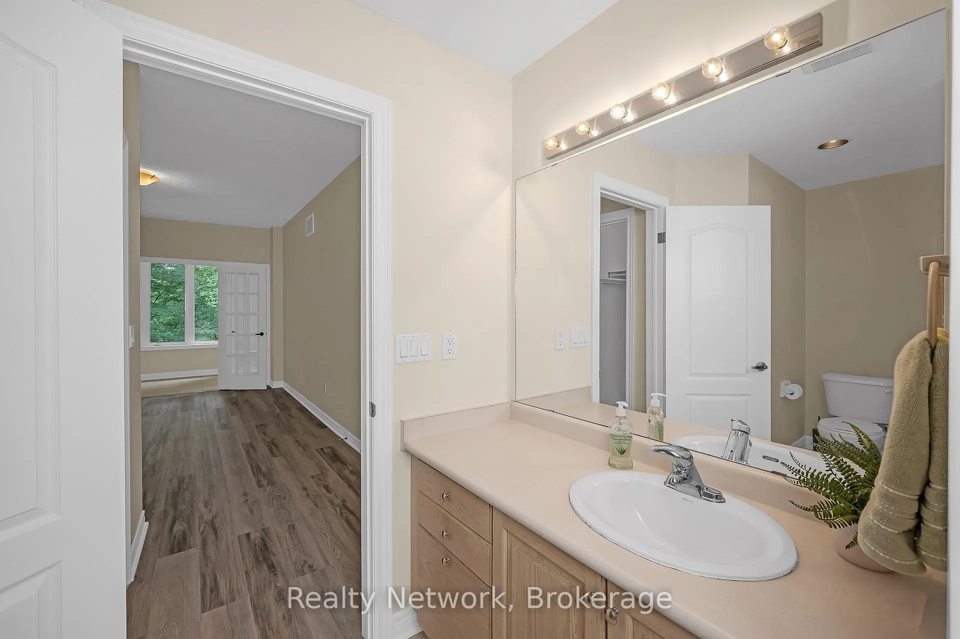 Photo 21 of Unit 45, 40 Wesleyan Court, Hamilton, Ancaster — HOMEH