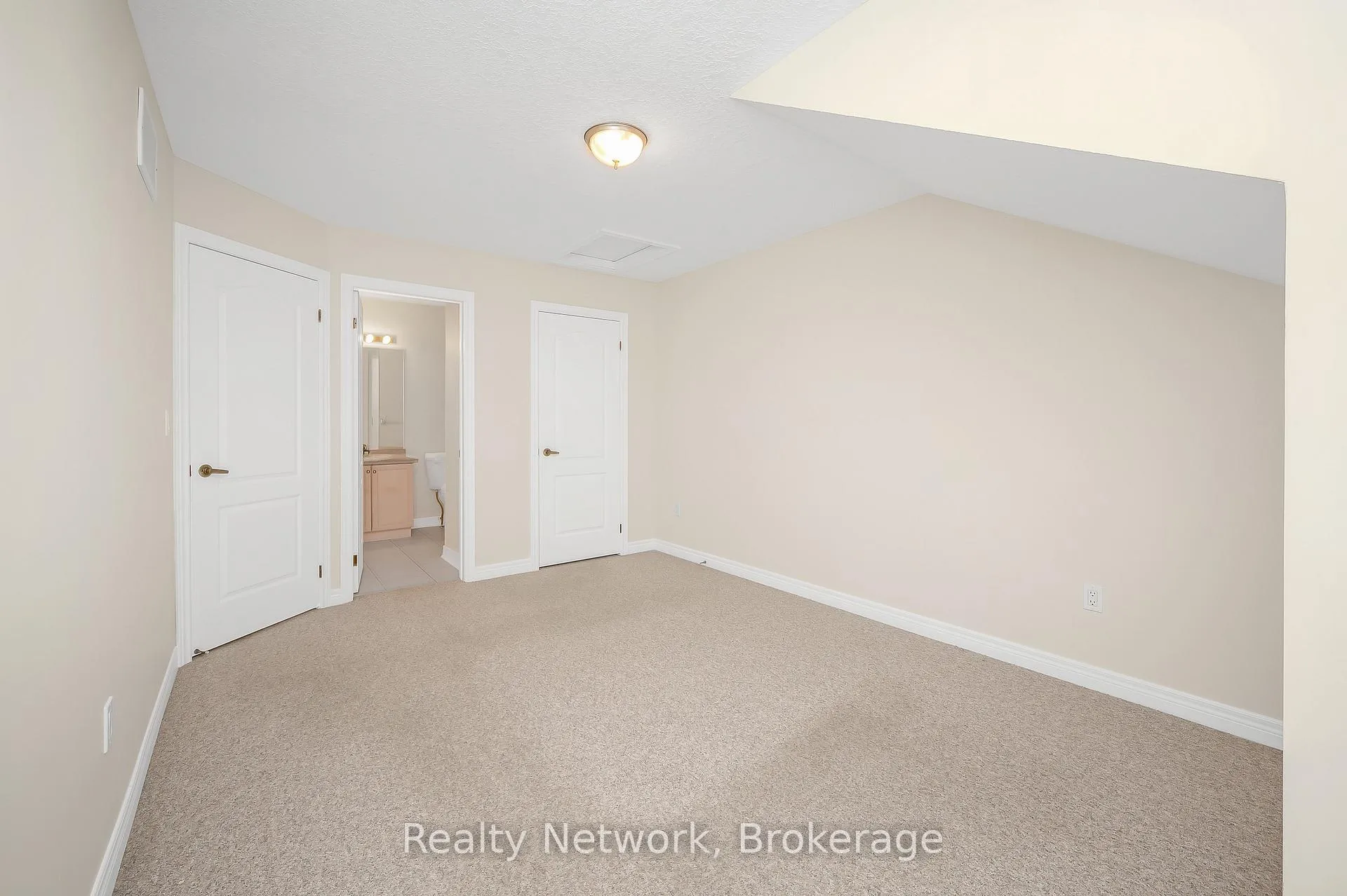 Photo 28 of Unit 45, 40 Wesleyan Court, Hamilton, Ancaster — HOMEH