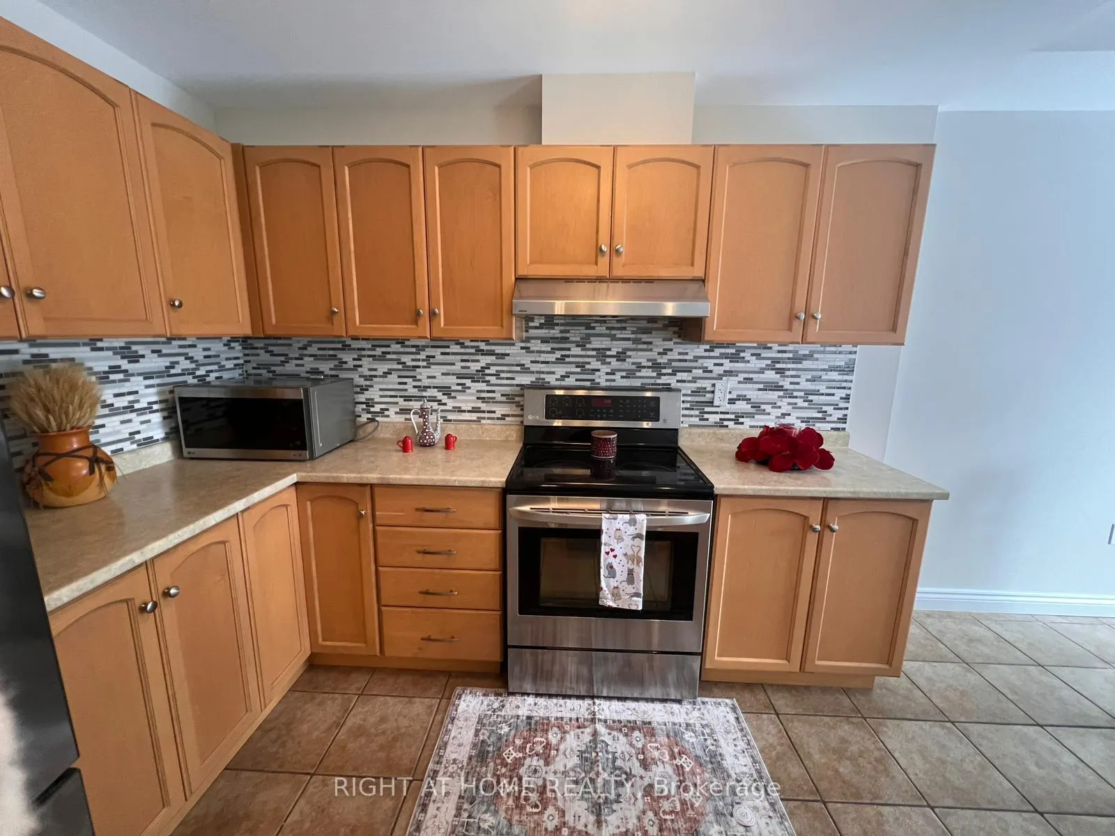 Photo 2 of Unit 9, 22 Liddycoat Lane, Hamilton, Ancaster — HOMEH