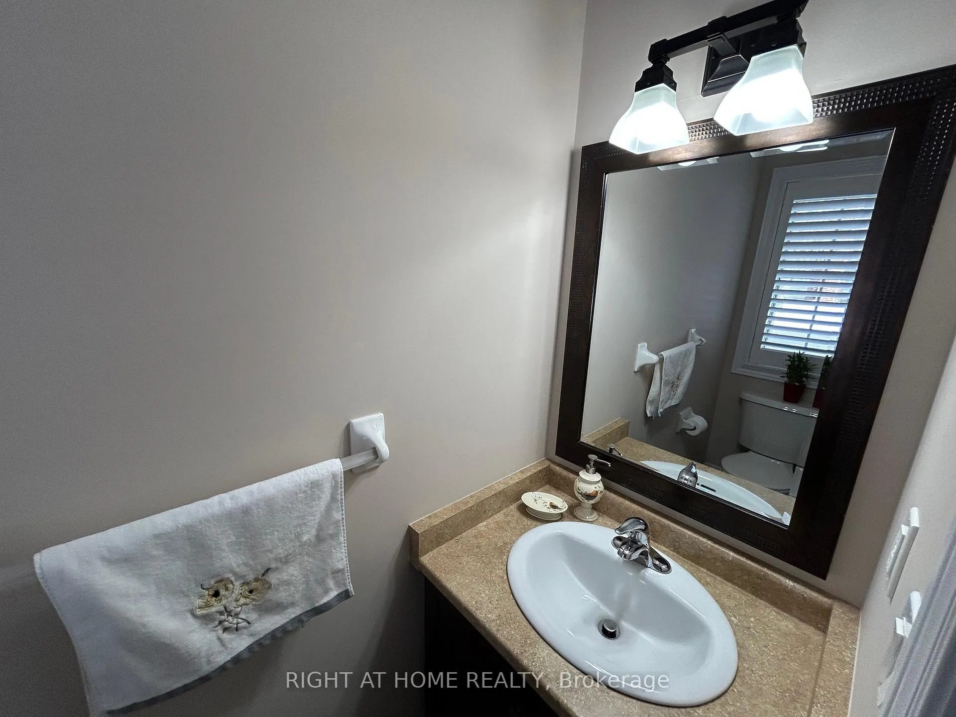Photo 7 of Unit 9, 22 Liddycoat Lane, Hamilton, Ancaster — HOMEH