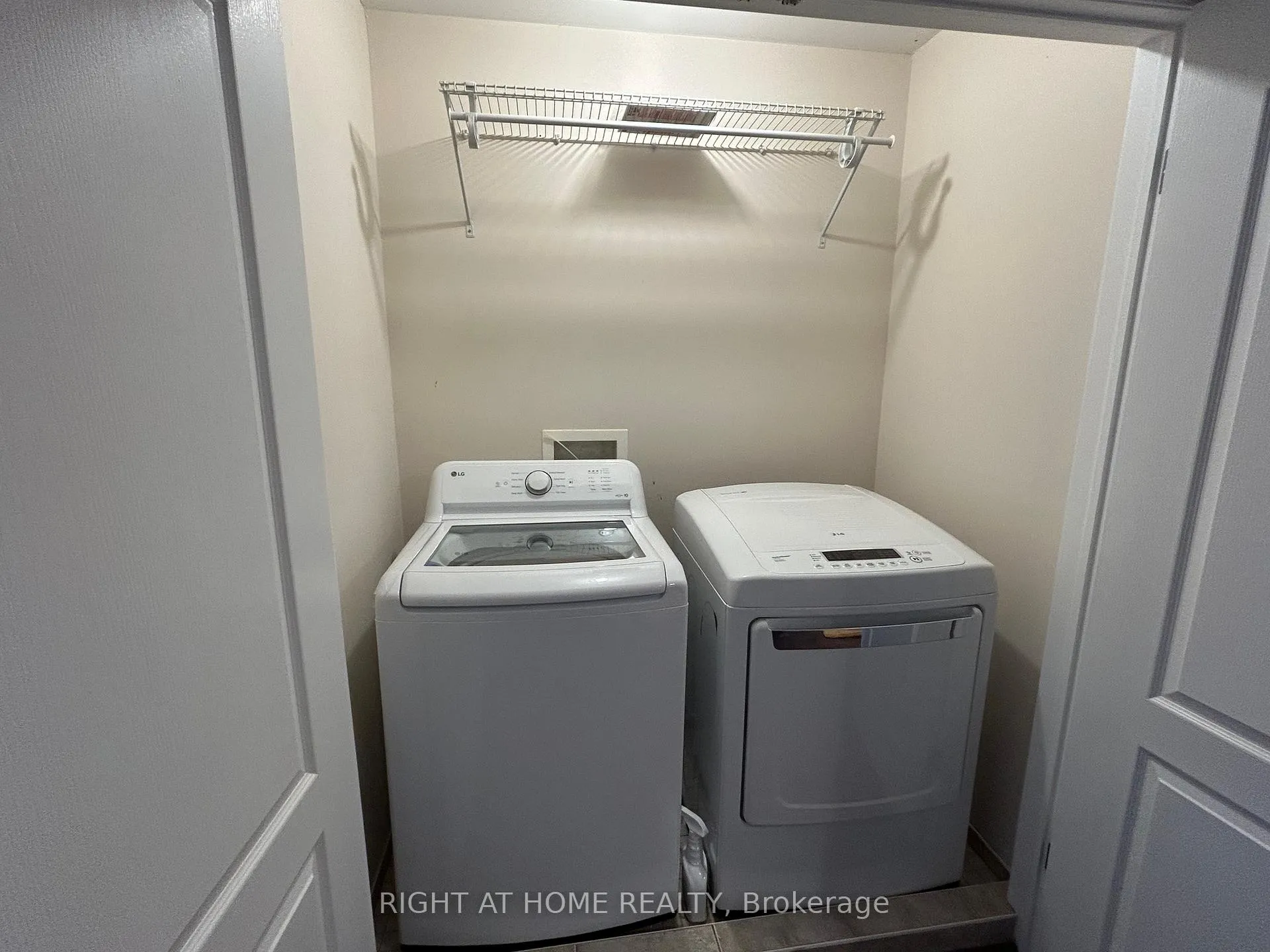 Photo 11 of Unit 9, 22 Liddycoat Lane, Hamilton, Ancaster — HOMEH