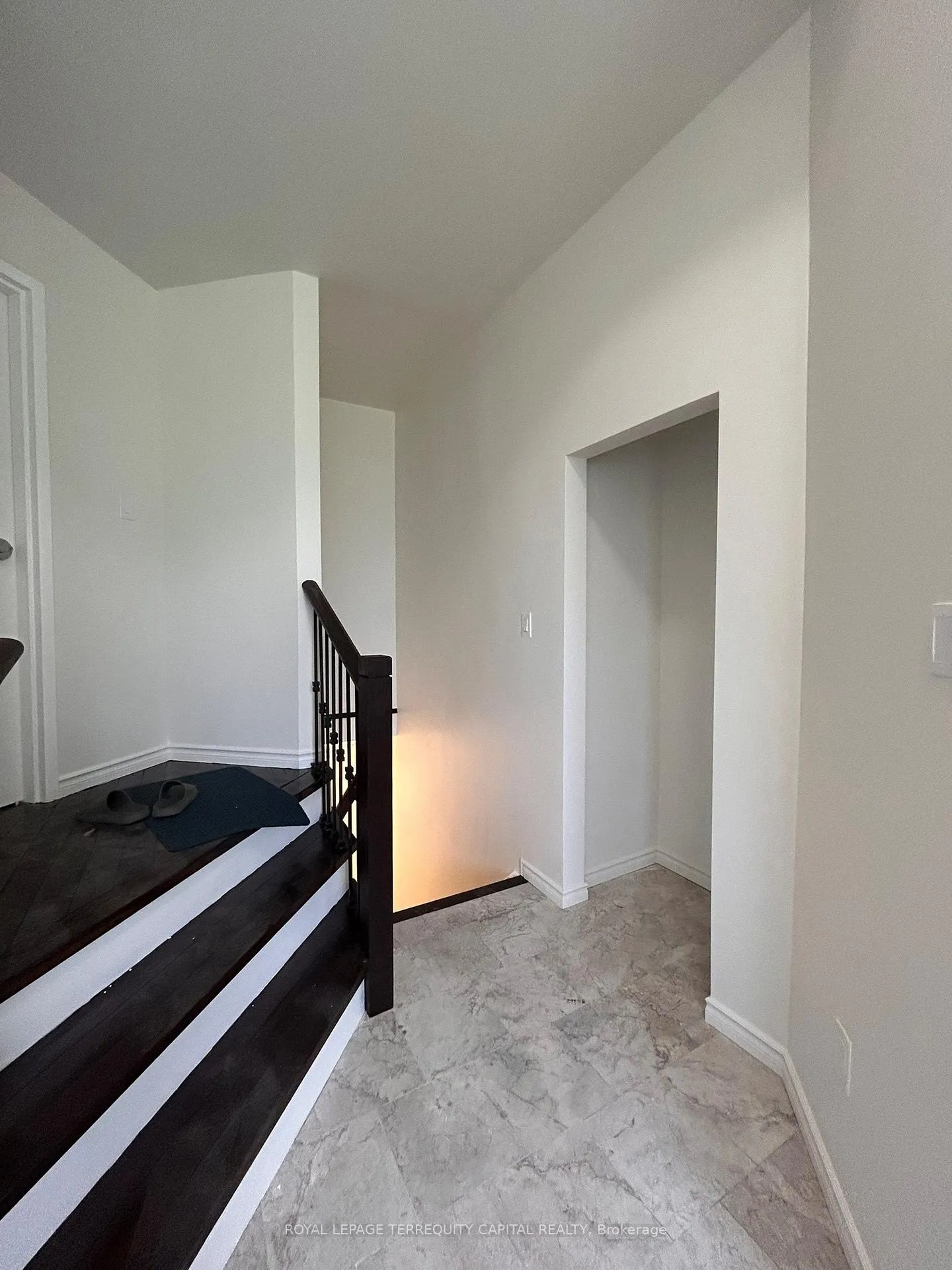 Photo 2 of Unit Lower, 35 Meyer Avenue, Barrie, East Bayfield — HOMEH