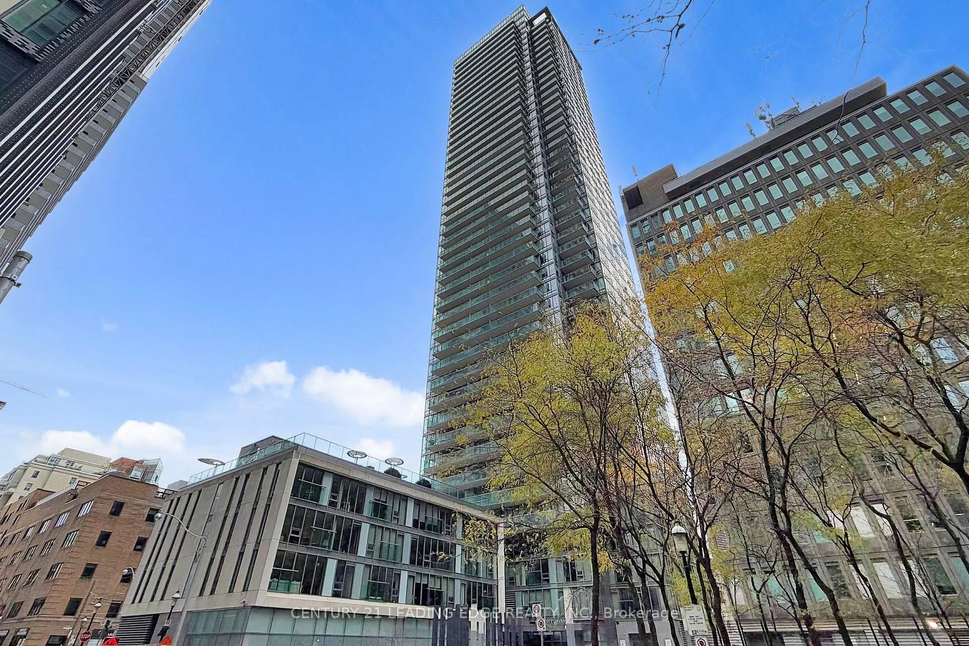 Front of Unit 215, 33 Lombard Street