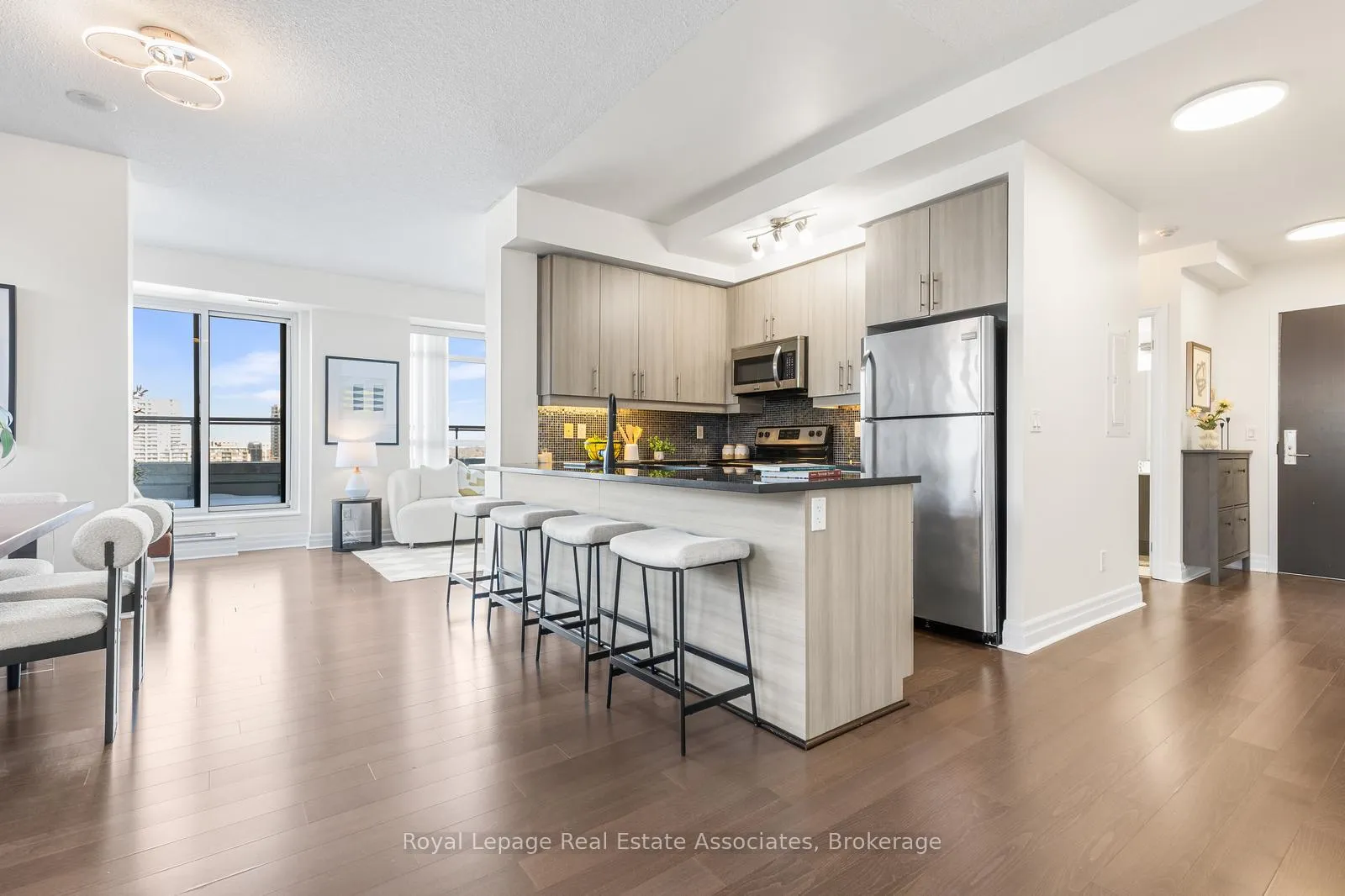 Photo 5 of Unit 701, 8130 Birchmount Road, Markham, Unionville — HOMEH