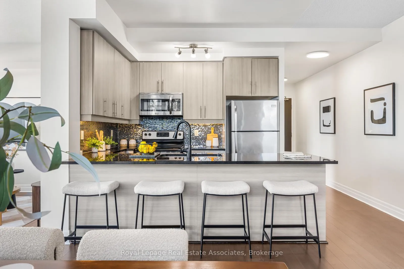 Photo 7 of Unit 701, 8130 Birchmount Road, Markham, Unionville — HOMEH