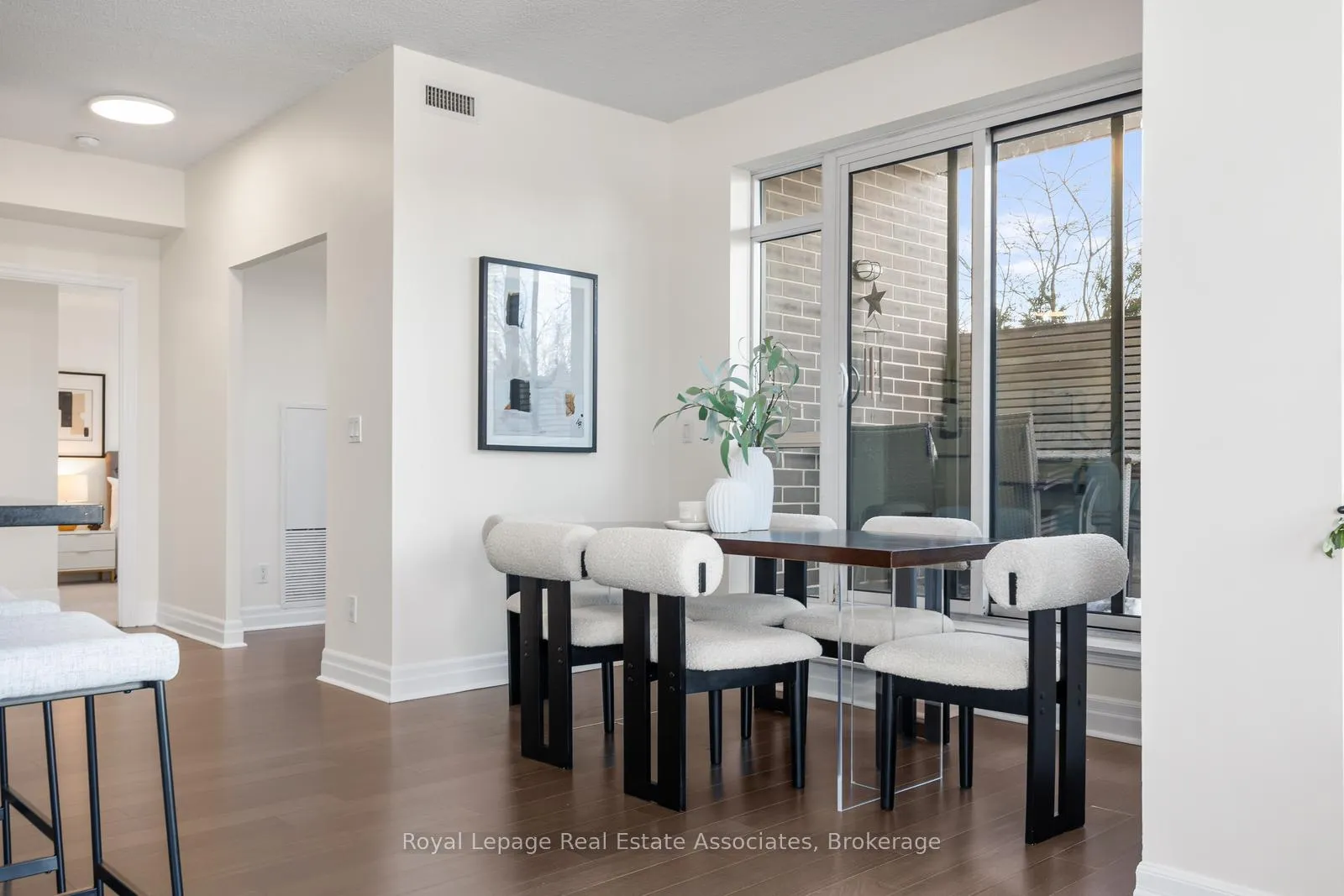 Photo 8 of Unit 701, 8130 Birchmount Road, Markham, Unionville — HOMEH