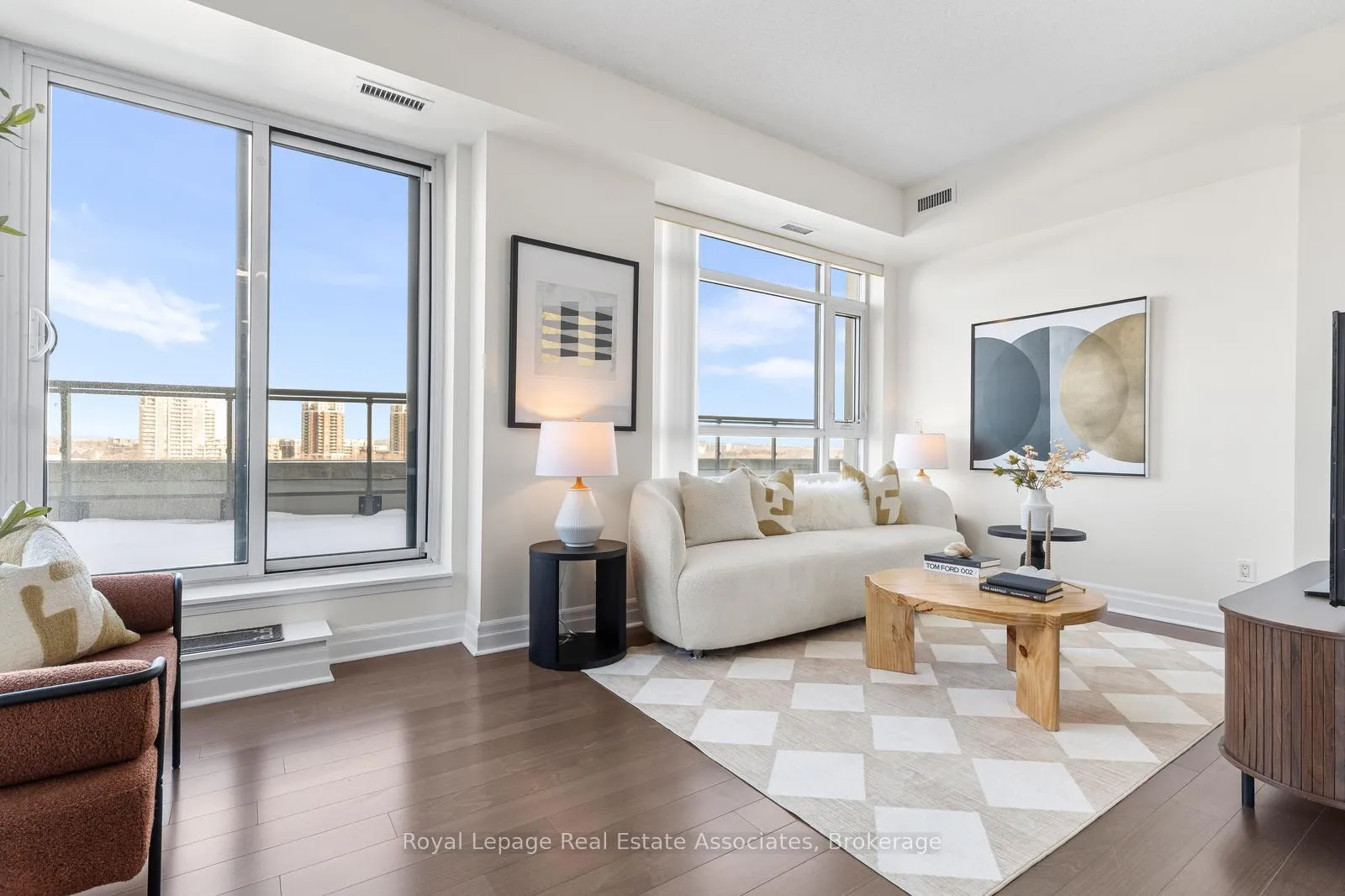 Photo 9 of Unit 701, 8130 Birchmount Road, Markham, Unionville — HOMEH