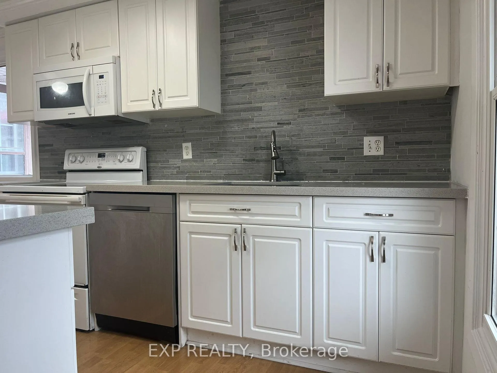 Photo 5 of 123 Greendale Crescent, Kitchener, Centreville Chicopee — HOMEH