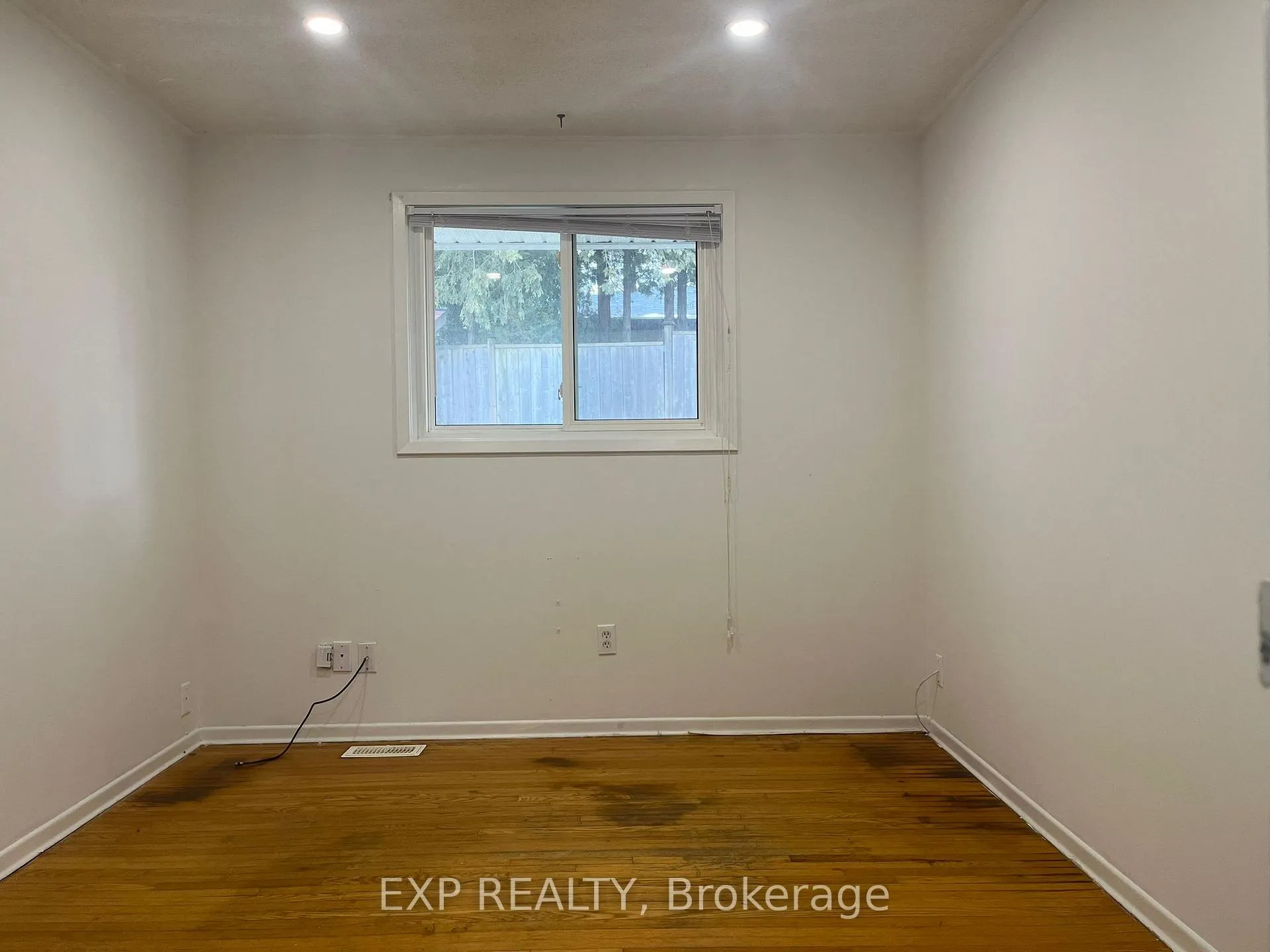Photo 9 of 123 Greendale Crescent, Kitchener, Centreville Chicopee — HOMEH