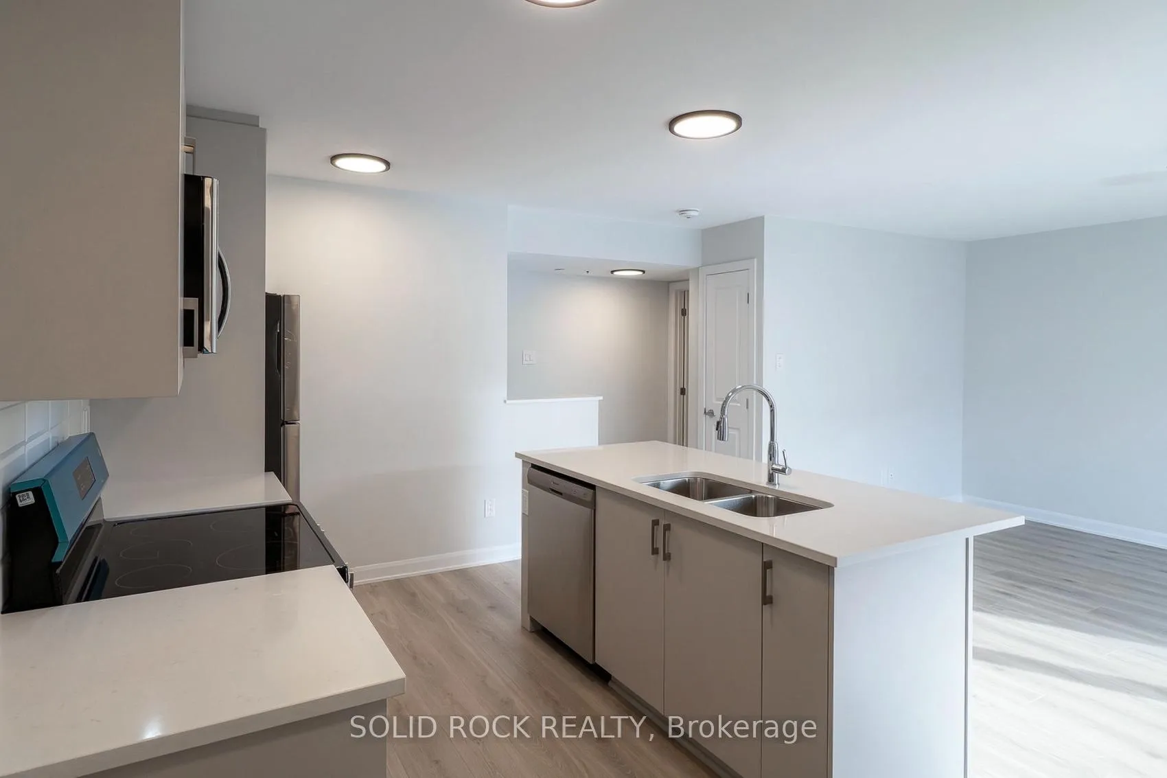 Photo 2 of Unit 20, 401 Glenroy Gilbert Drive, Ottawa, Barrhaven - Strandherd — HOMEH