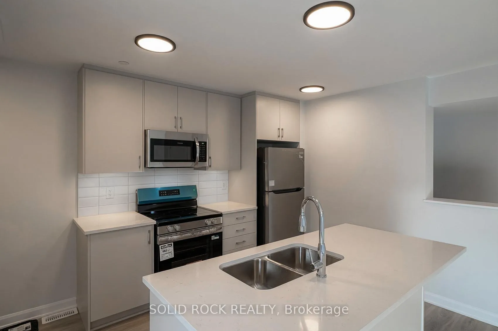 Photo 3 of Unit 20, 401 Glenroy Gilbert Drive, Ottawa, Barrhaven - Strandherd — HOMEH