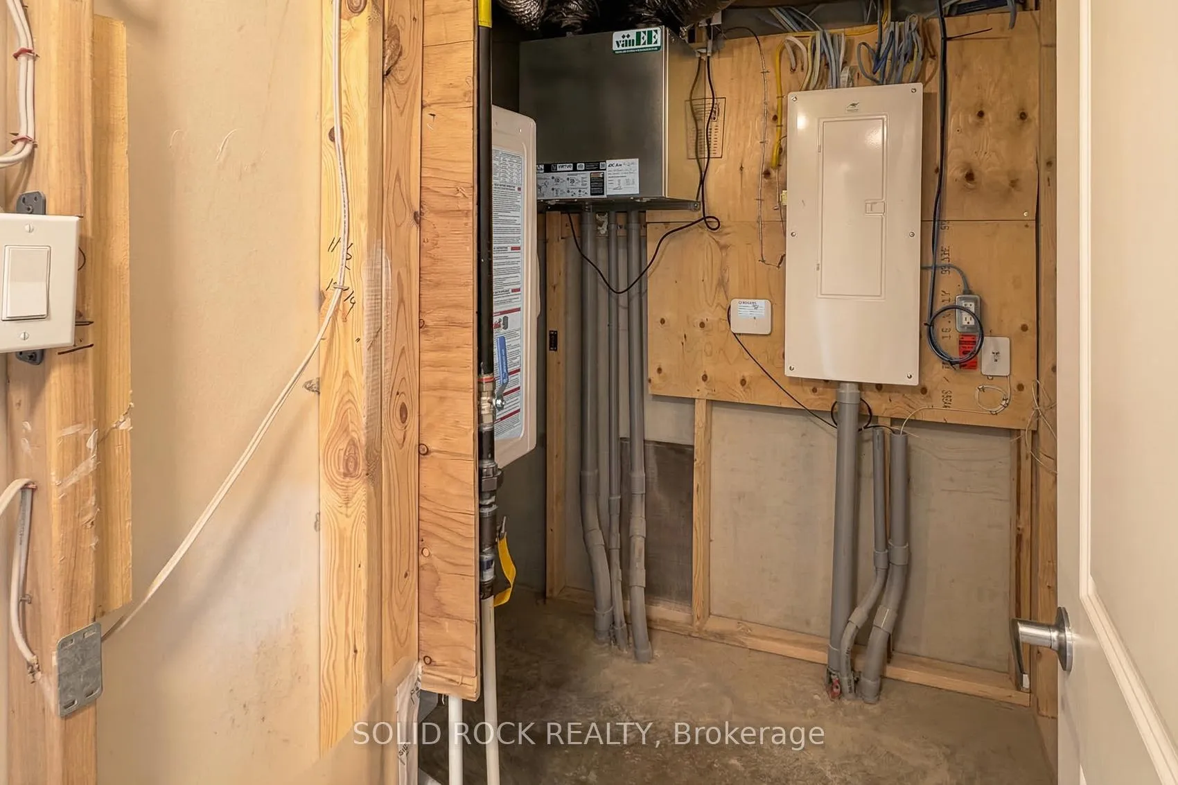 Photo 13 of Unit 20, 401 Glenroy Gilbert Drive, Ottawa, Barrhaven - Strandherd — HOMEH